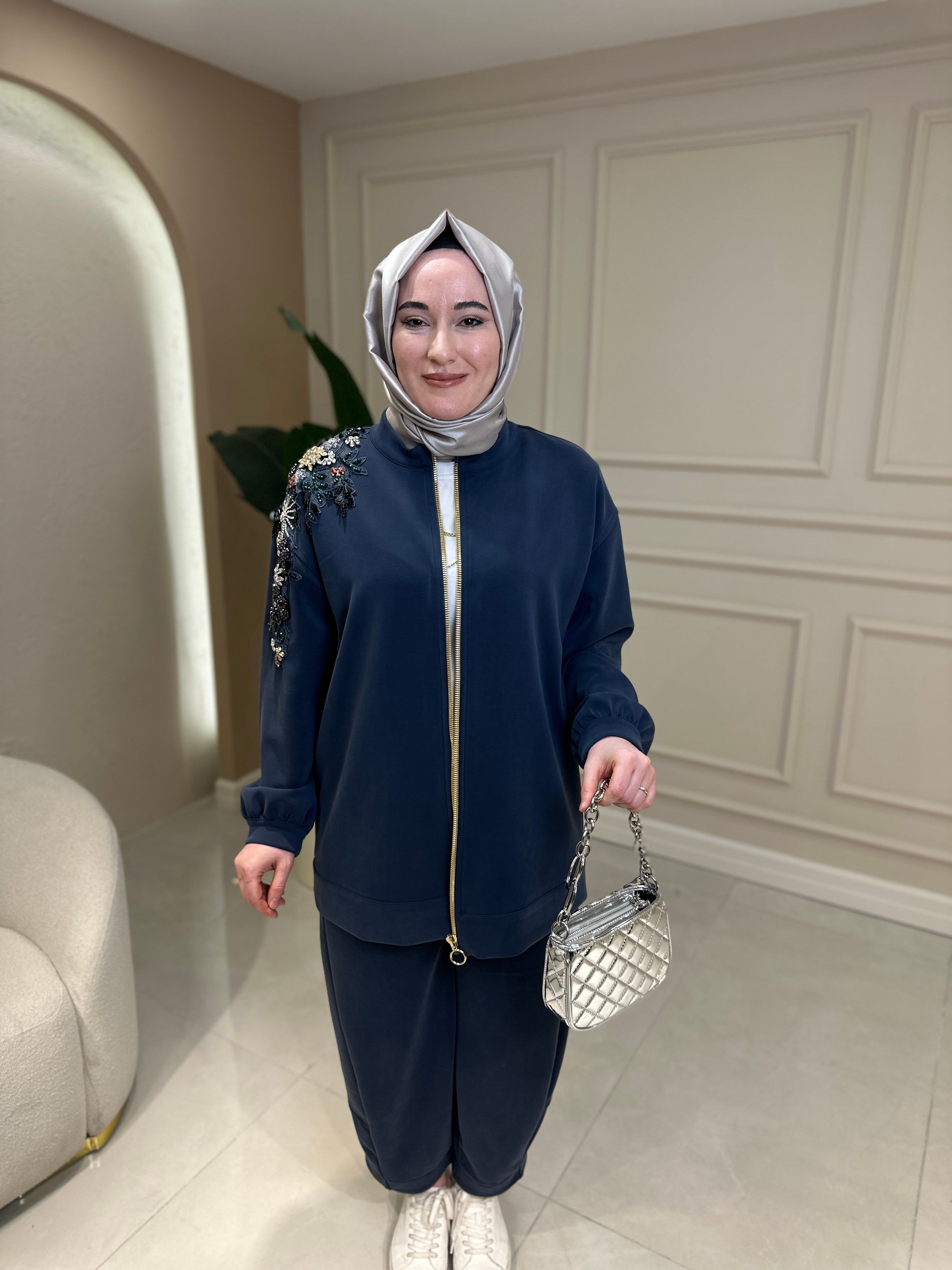 3260 Ghisa Pantolonlu Takım