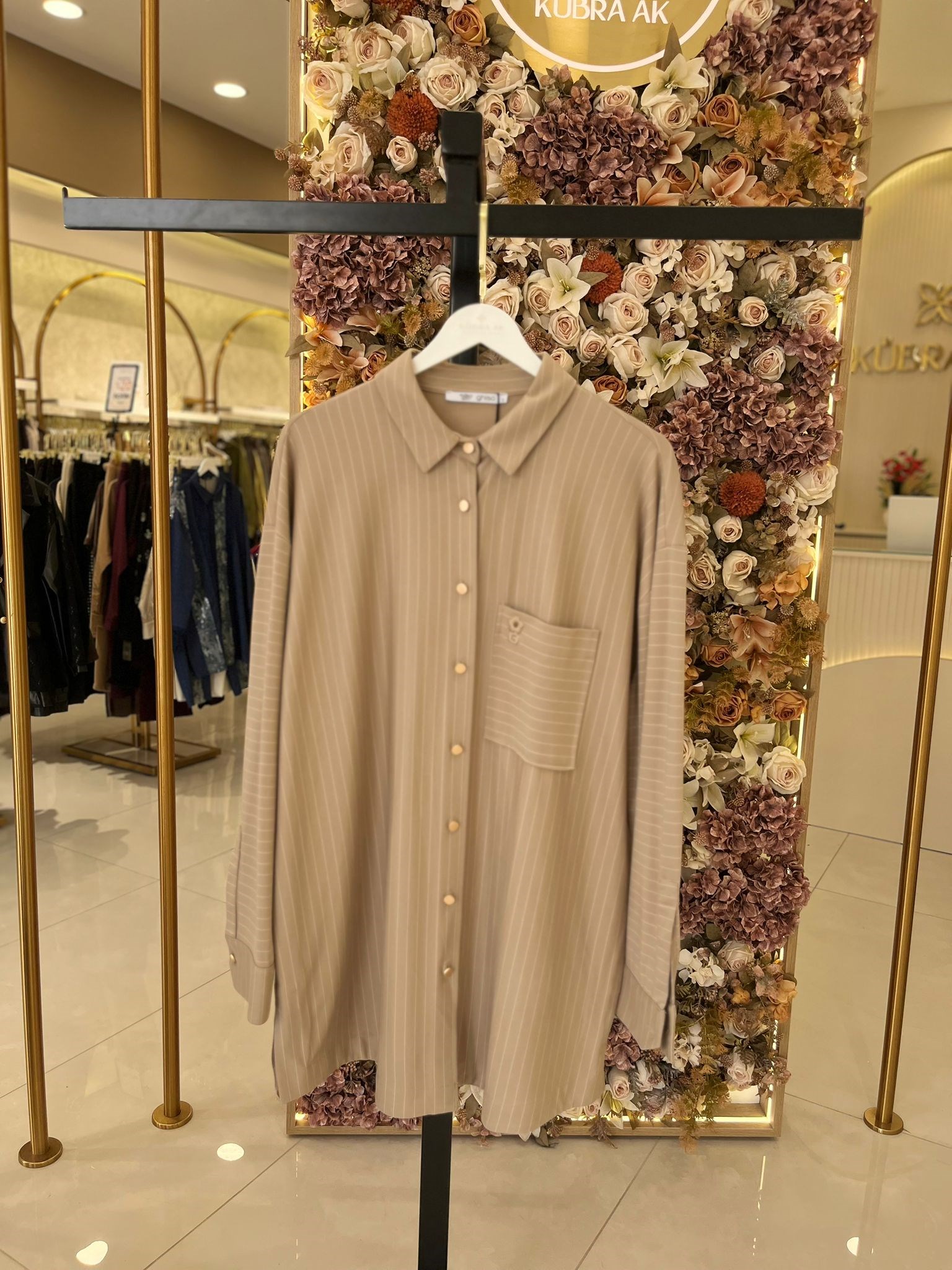 4299 Ghisa Tunik