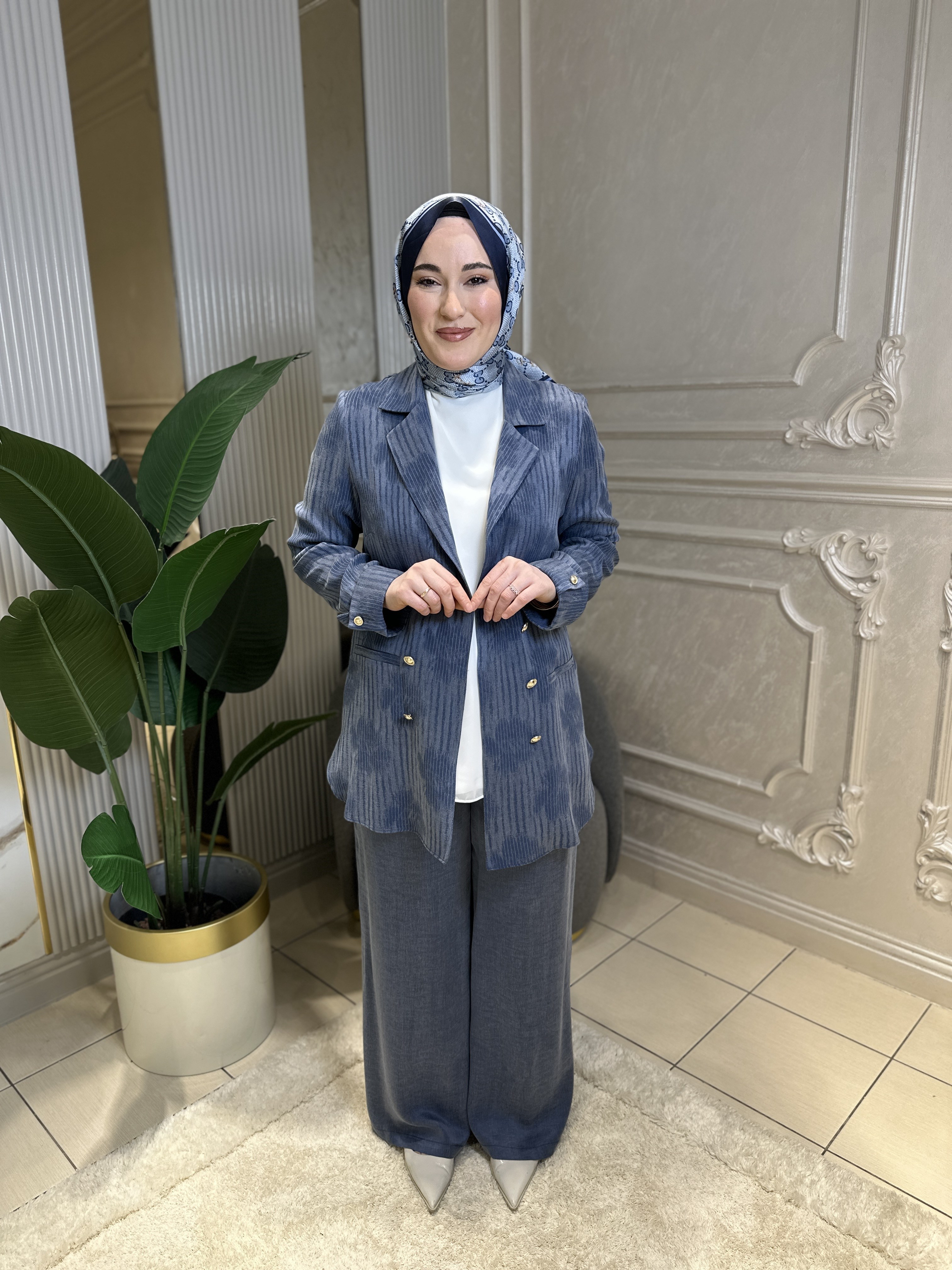 4305 Gül Desen Pantolon Takım