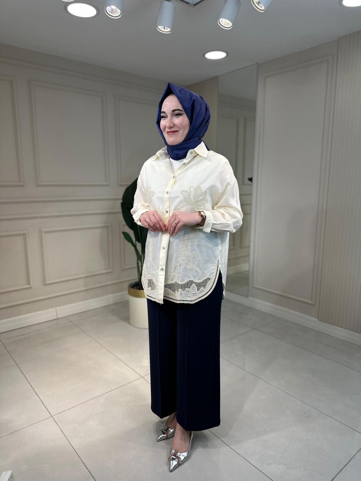 4307 Ghisa Tunik