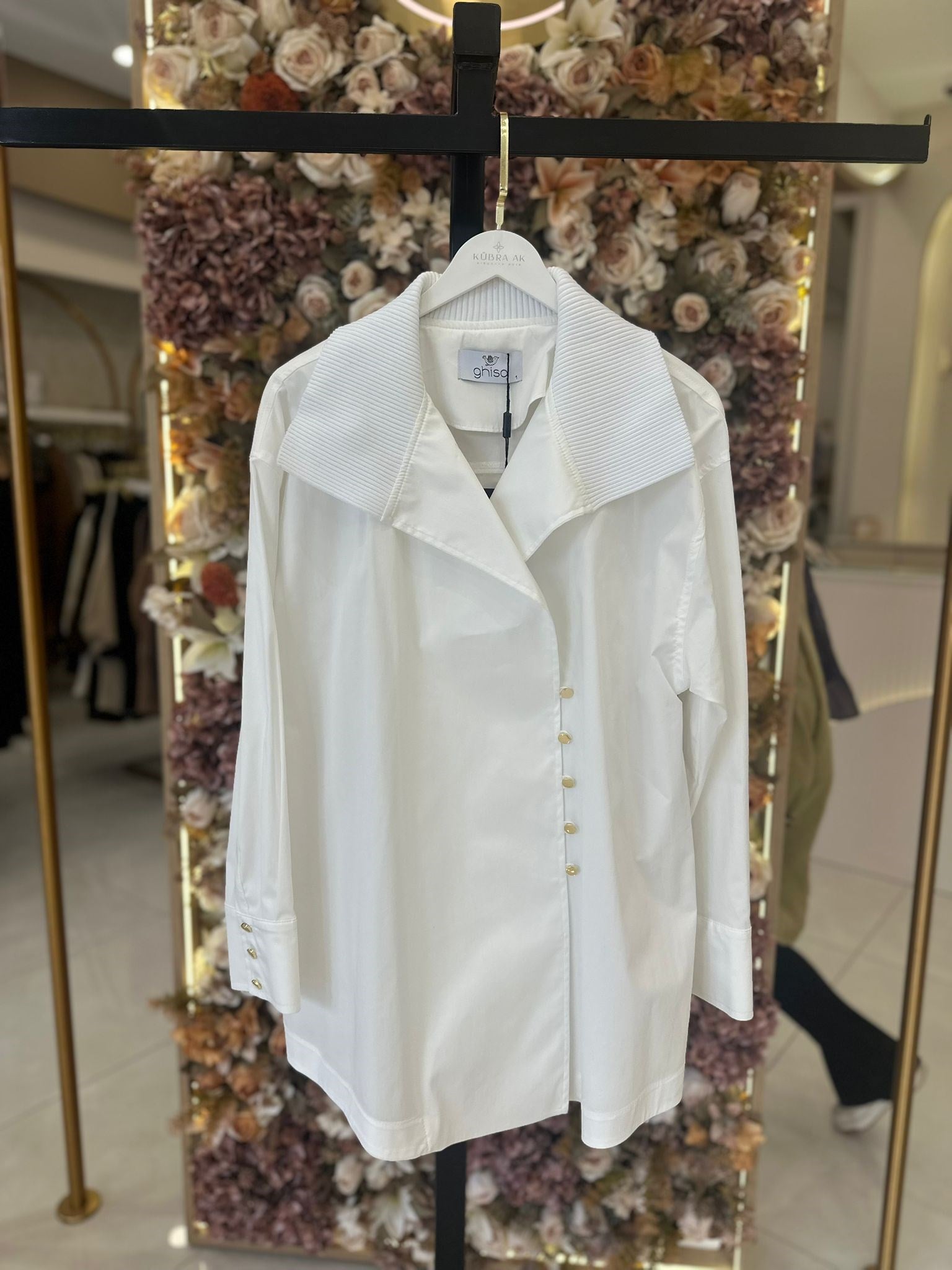 4331 Ghisa Tunik