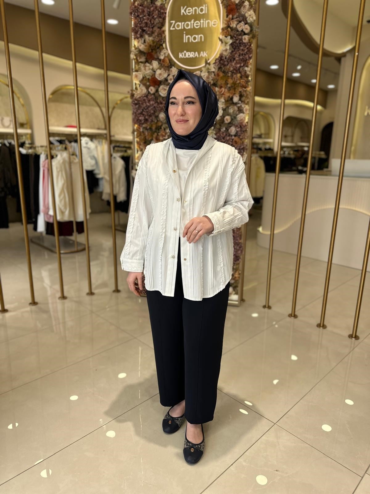 4364 Ghisa Tunik