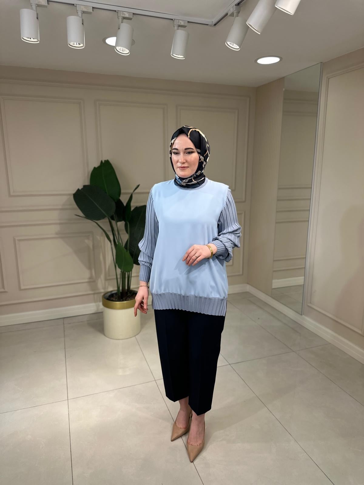 4421 Ghisa Tunik