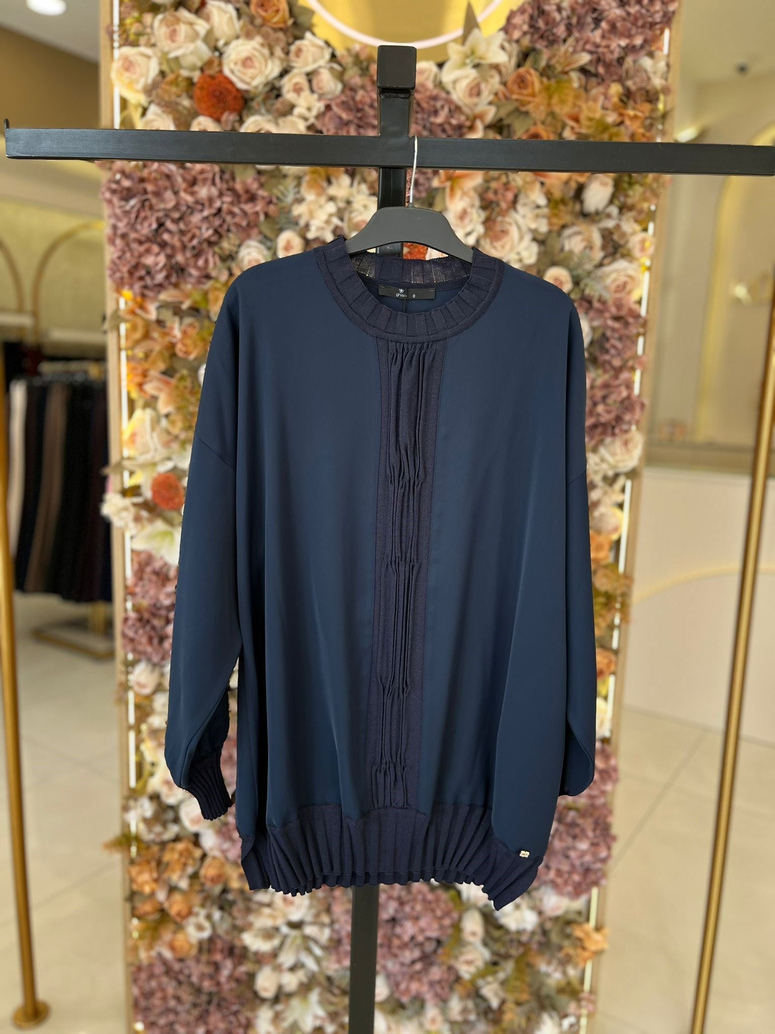 4422 Ghisa Tunik