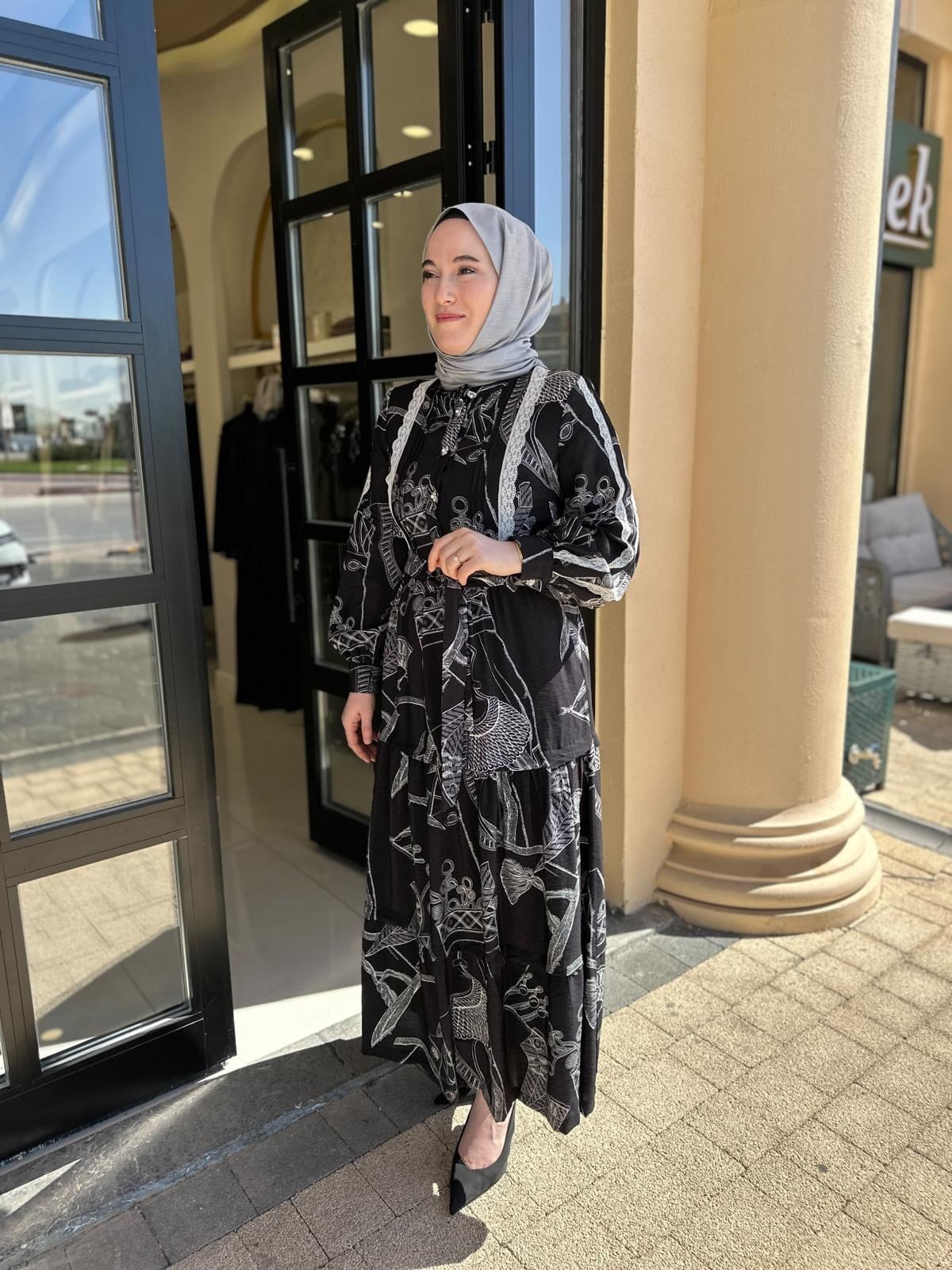 4499 Ghisa Elbise