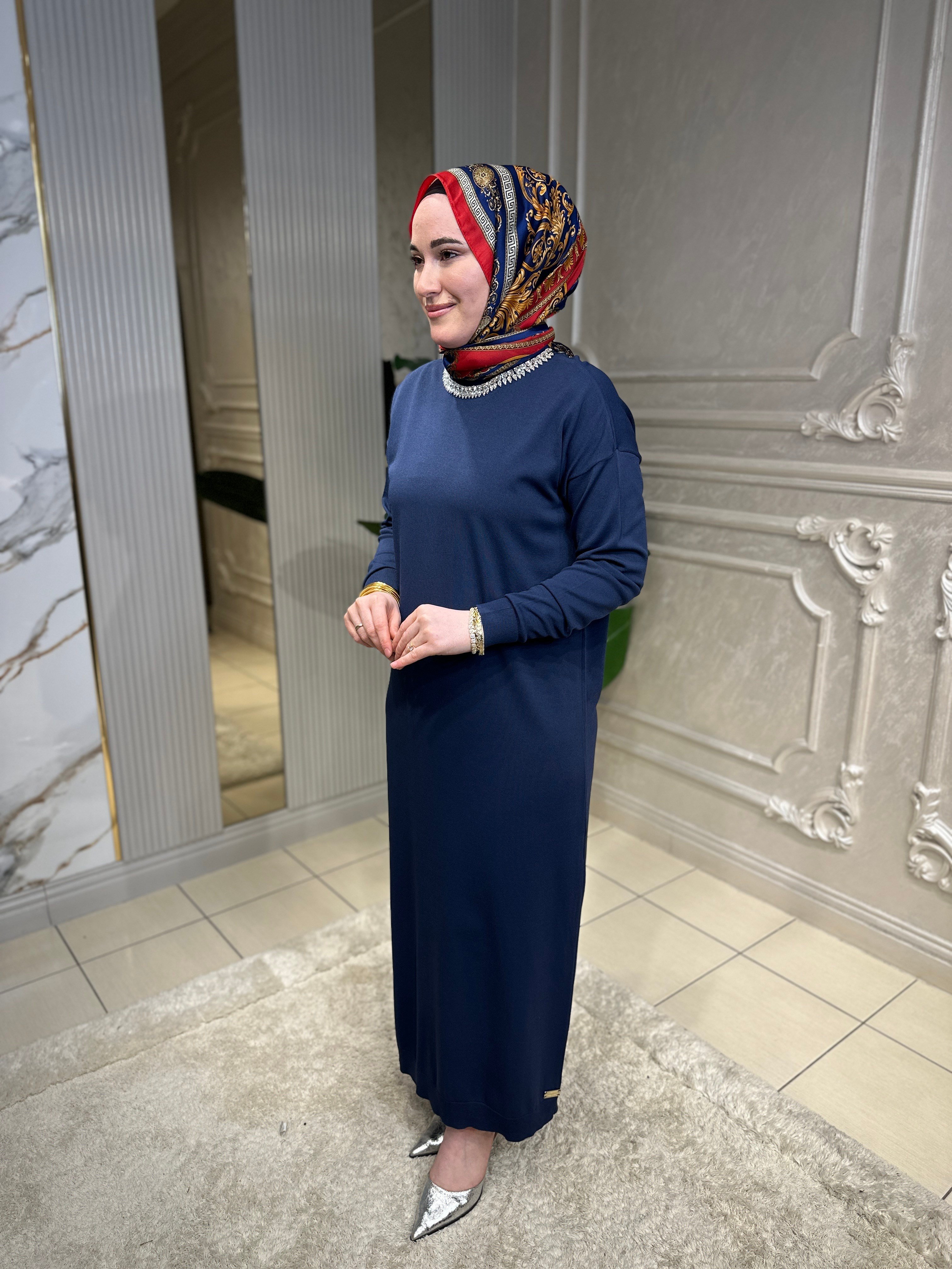 4712 Amore Taş İşlemeli Triko Elbise
