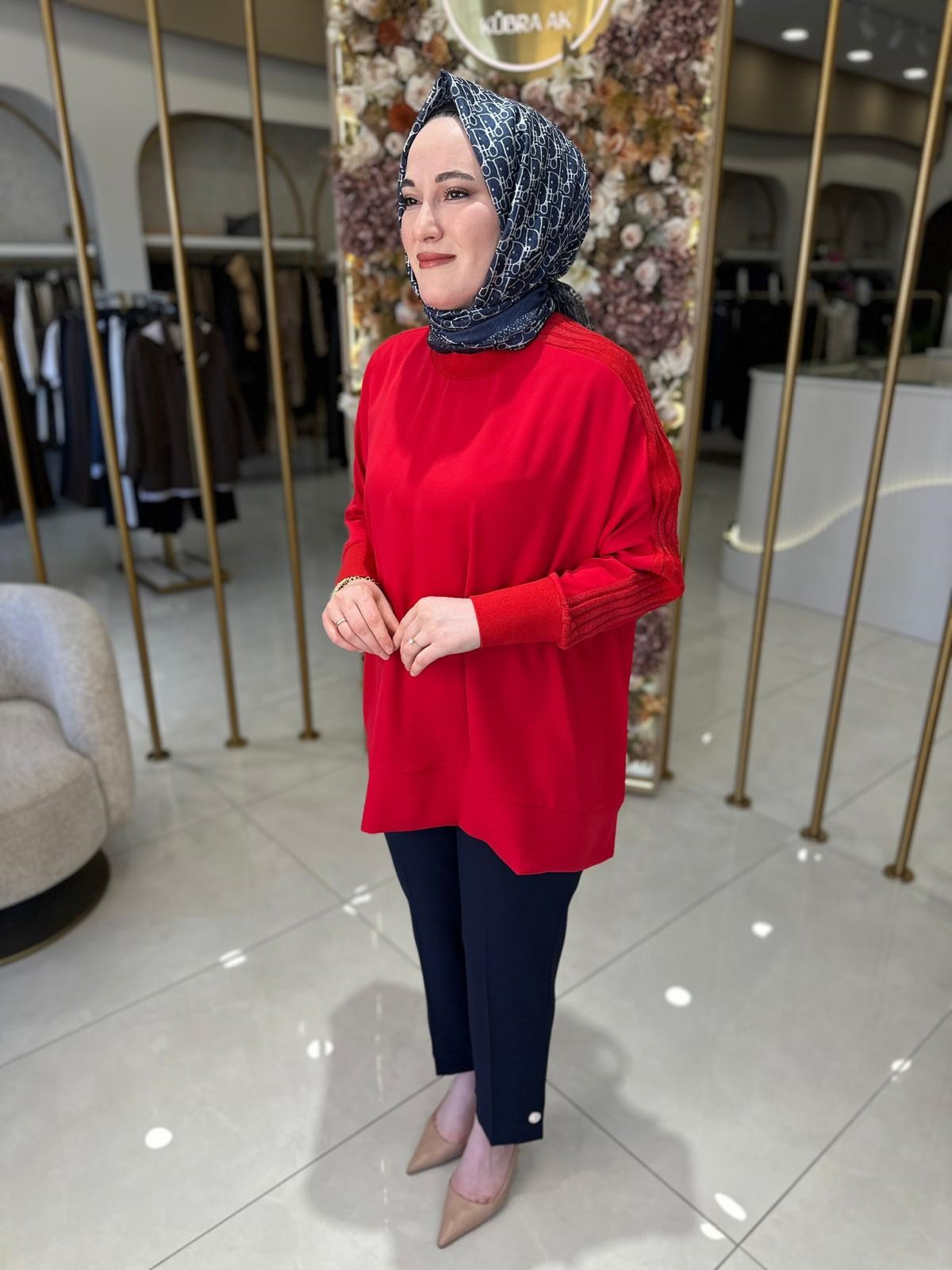4831 Ghisa Tunik