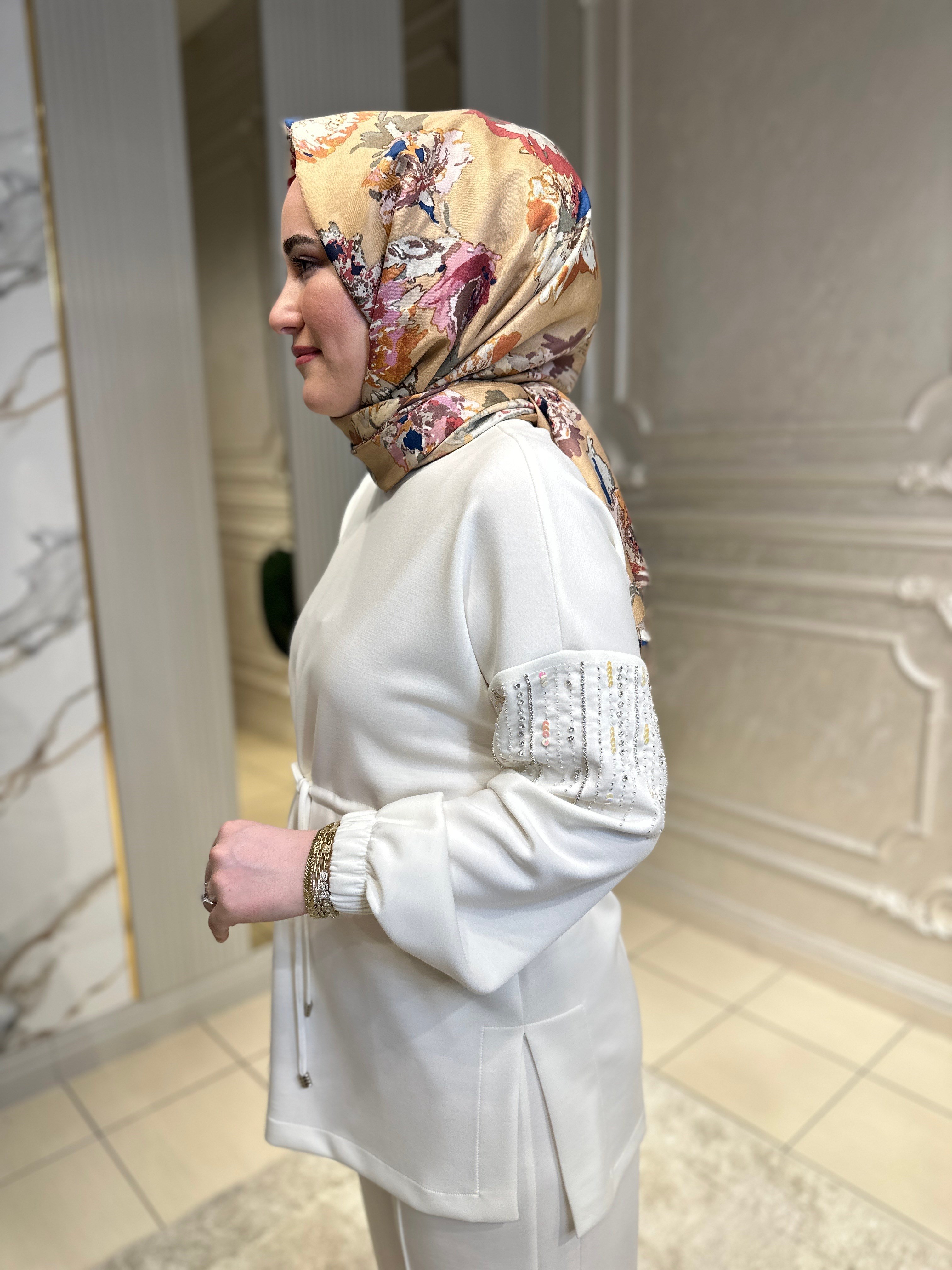 6005 Kolları İnci Ve Taş İşlemeli Takım-Ekru