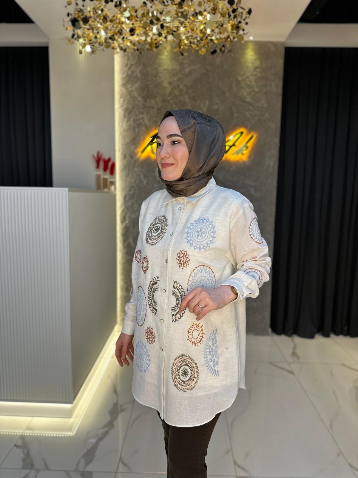 Ak1306 Ön Kol Pulpayet Nakışlı Tunik