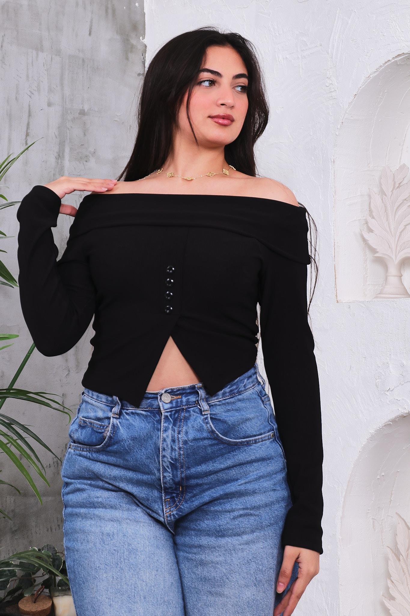 Düğmeli Carmen Yaka Bluz