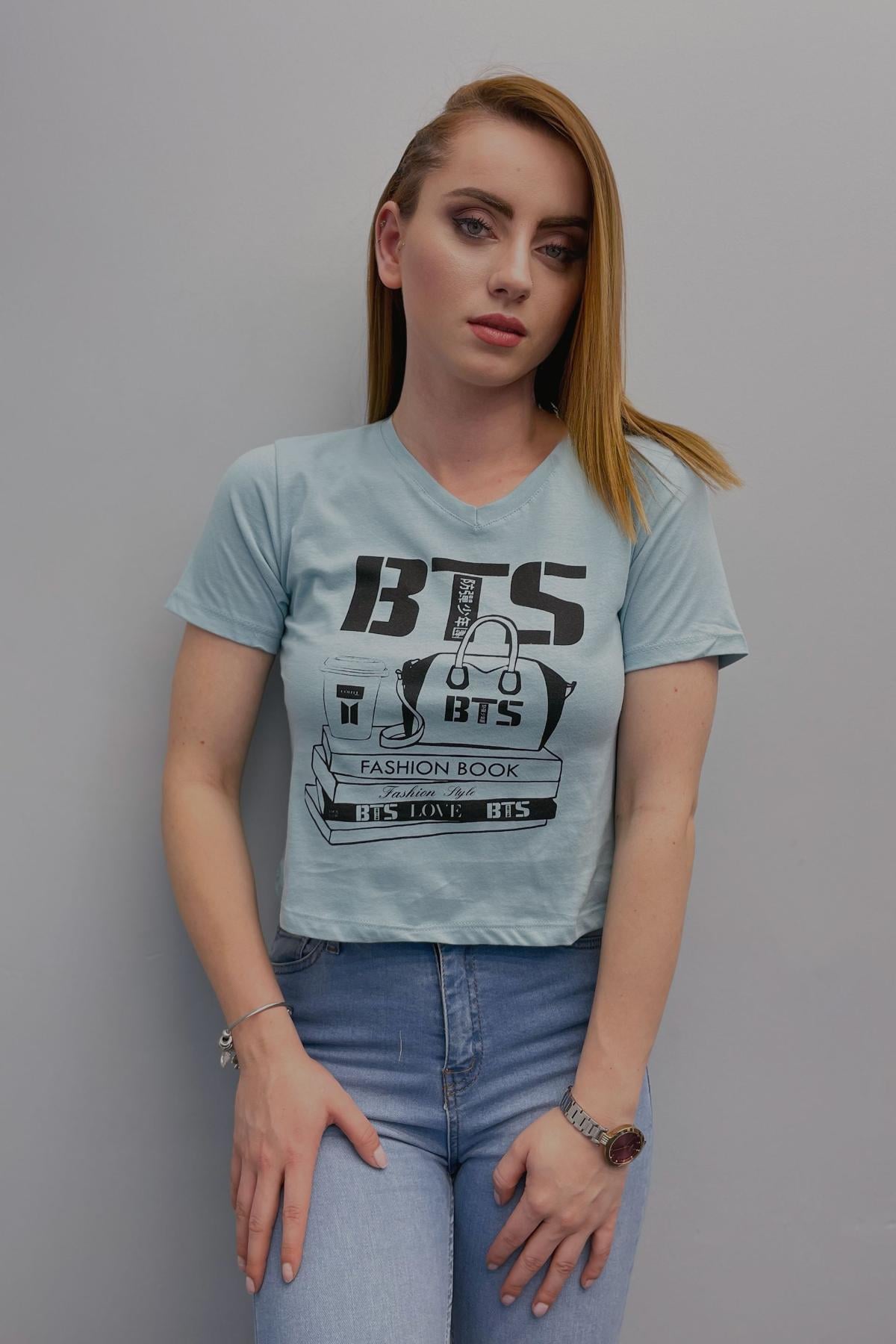 Kadın V Yaka Önü Baskılı Crop T-Shirt Mint Yeşili