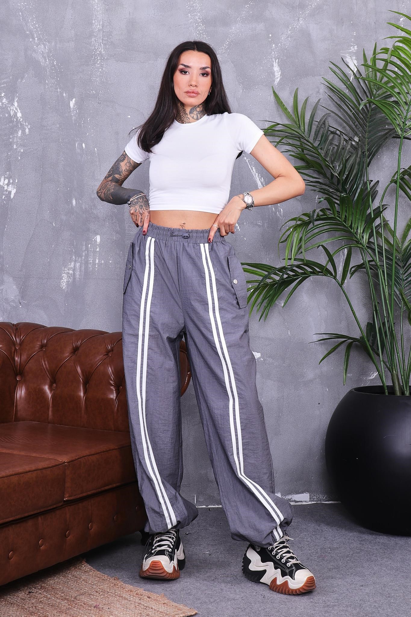 Önü Şerit Detaylı Paraşüt Kumaş Pantolon