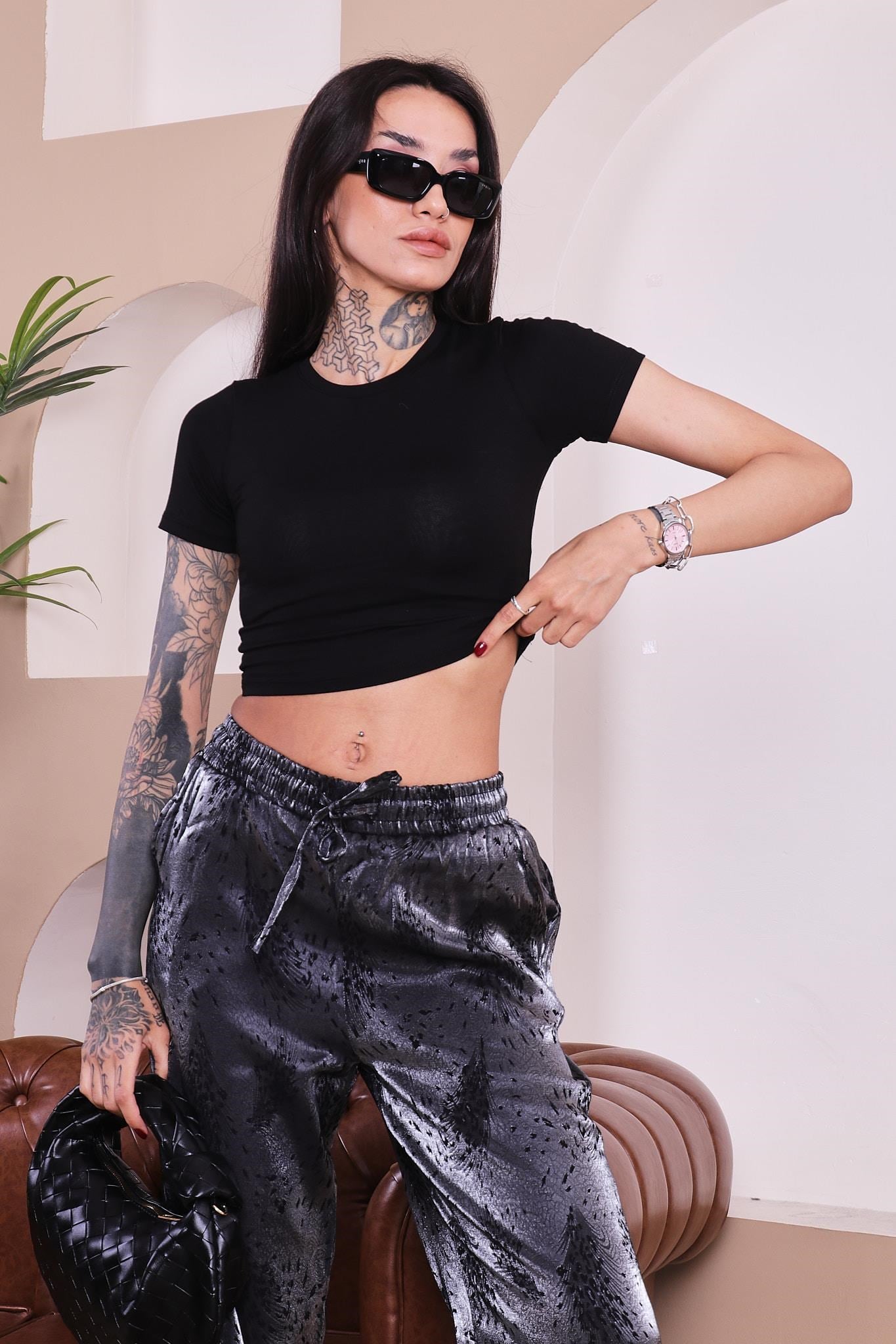 Bisiklet Yaka Pamuklu Likralı Crop T-shirt