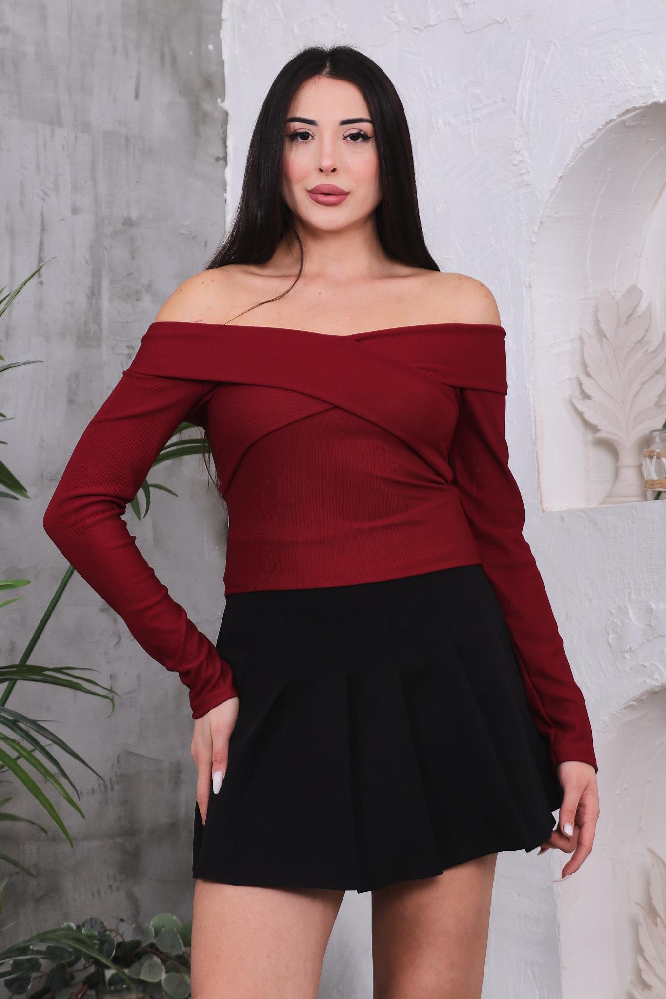 Çapraz Detaylı Carmen Yaka Bluz