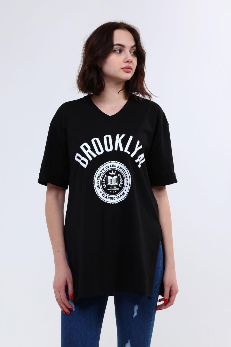 Kadın Önü Baskılı Yırtmaçlı T-Shirt Siyah