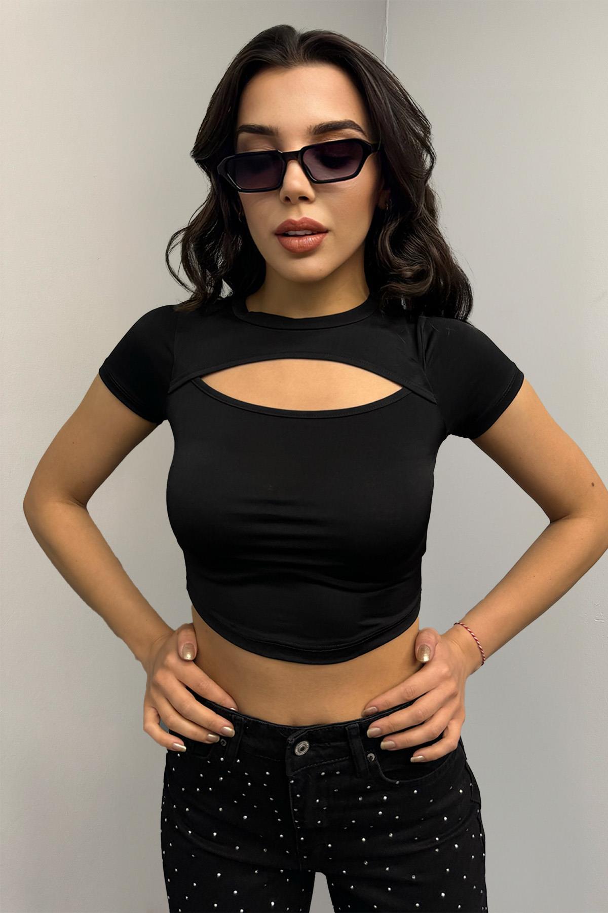 Yakası Pencere Dekolteli Crop Bluz