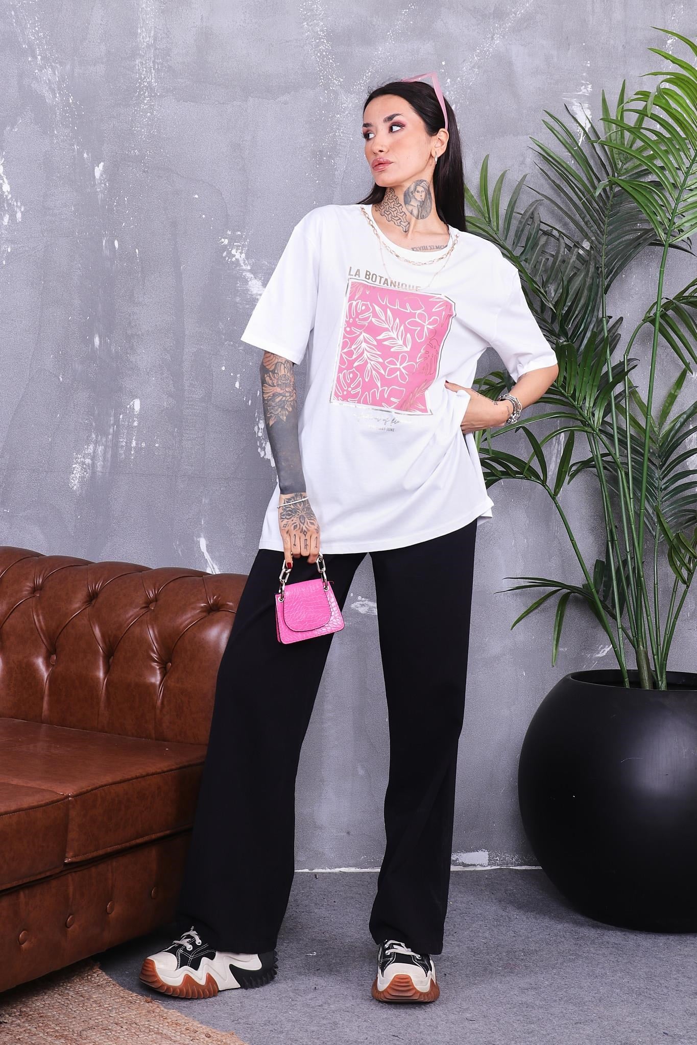 Zincir Detaylı Yanları Yırtmaçlı Oversize Tshirt