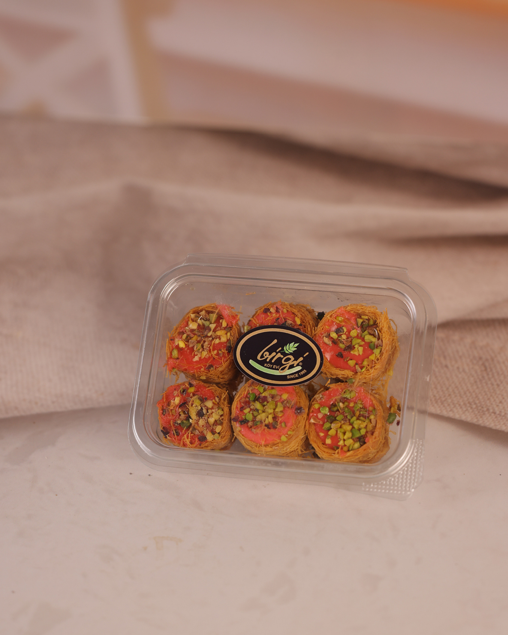 Birgi Köy EviLOKUMLARBirgi Köy Evi Çilekli Bülbül Yuvası (200 gr)