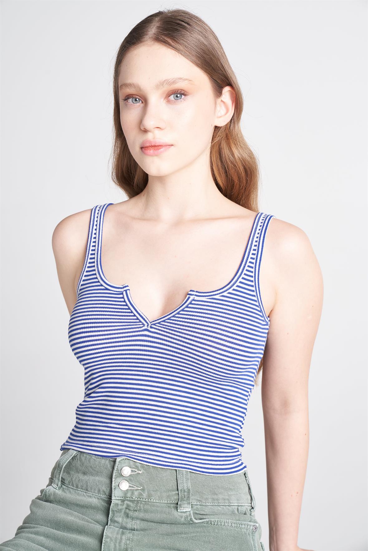 Çizgili V Detaylı Crop Bluz
