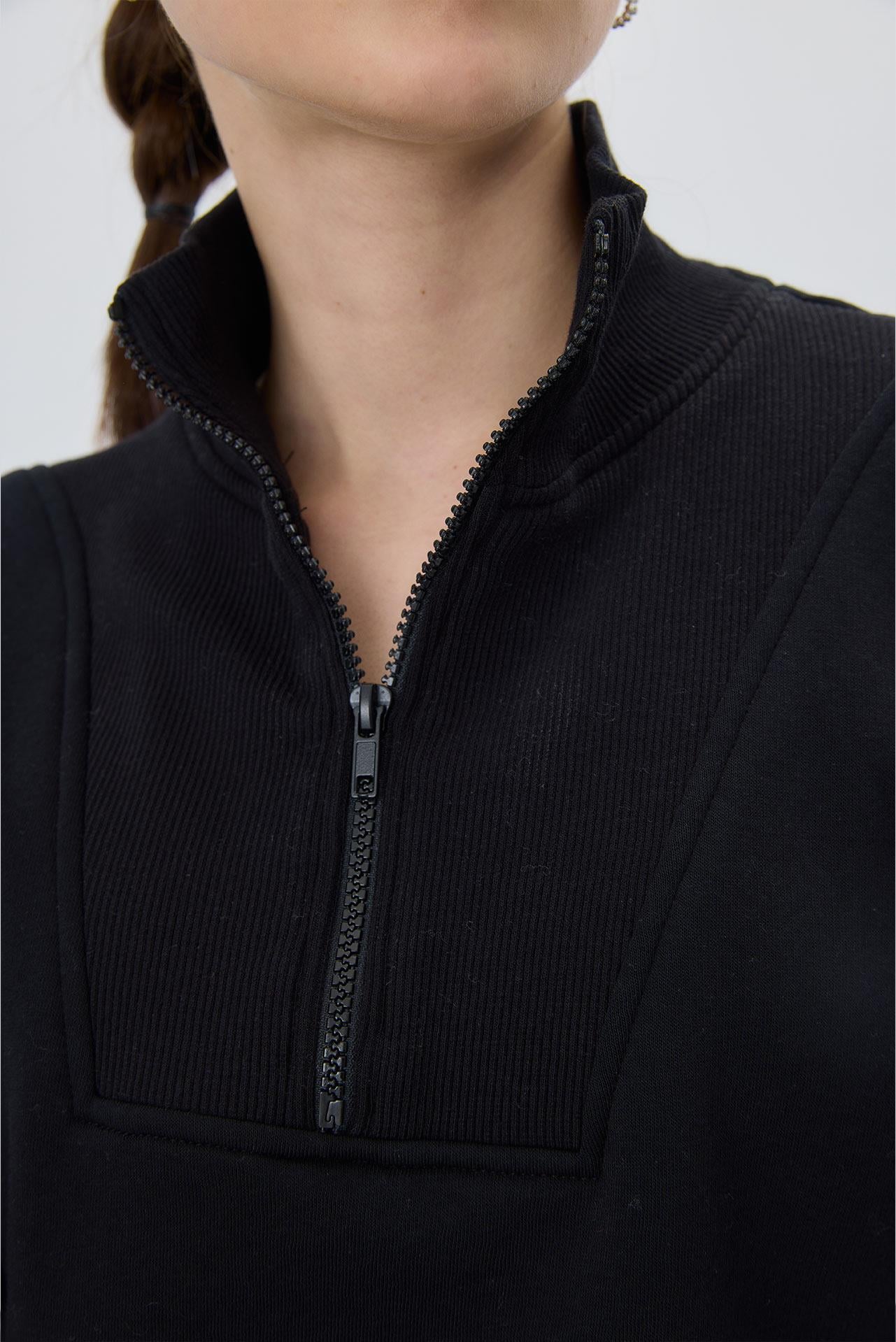 Fermuarlı Balıkçı Yaka Sweatshirt