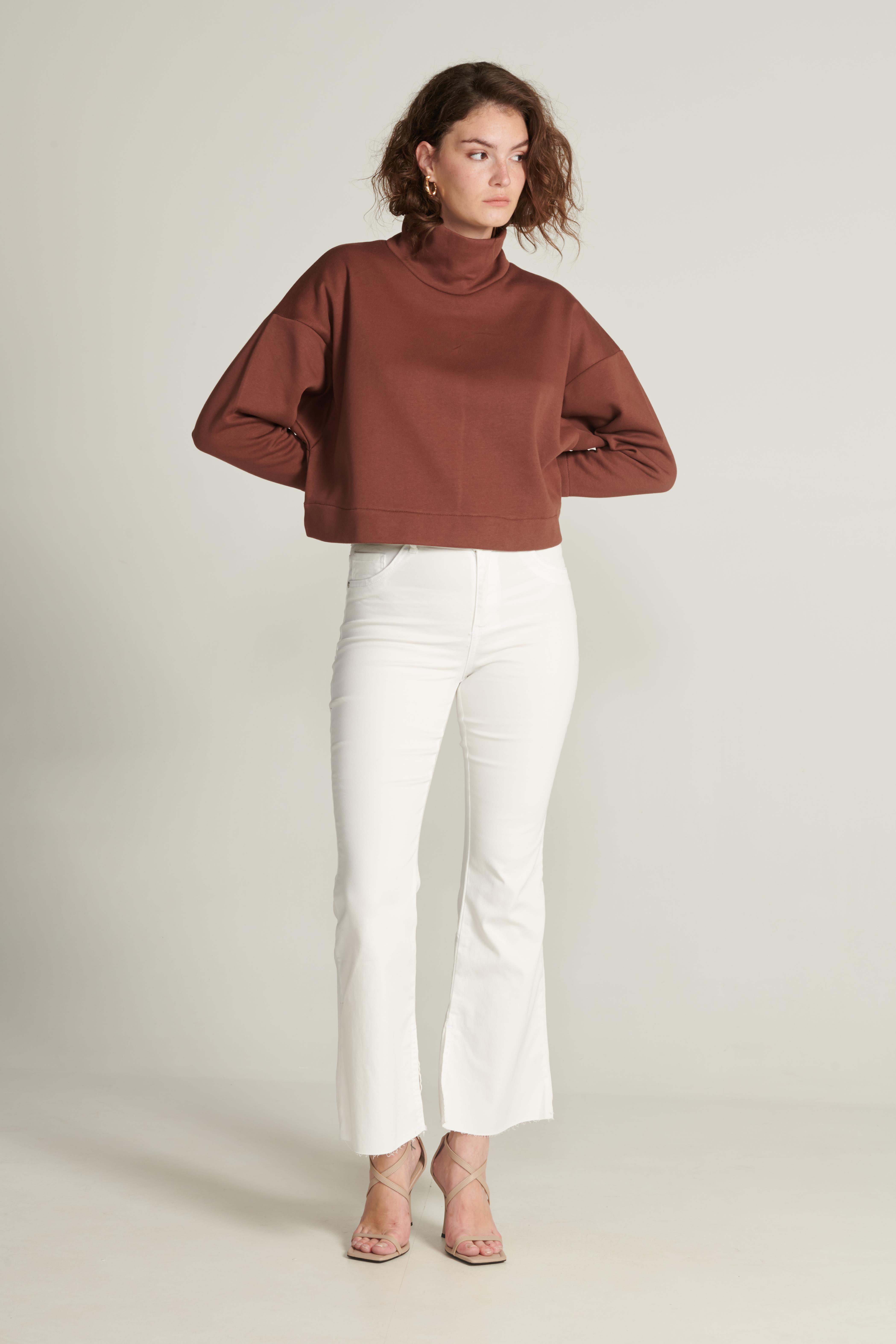 Kadın Acı Kahve Boğazlı Sweatshirt