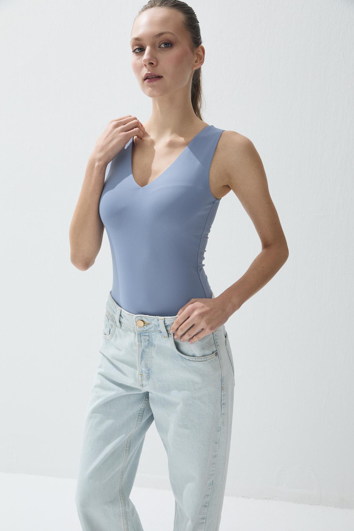 Kadın Açık Mavi V Yaka Çıtçıtlı Body