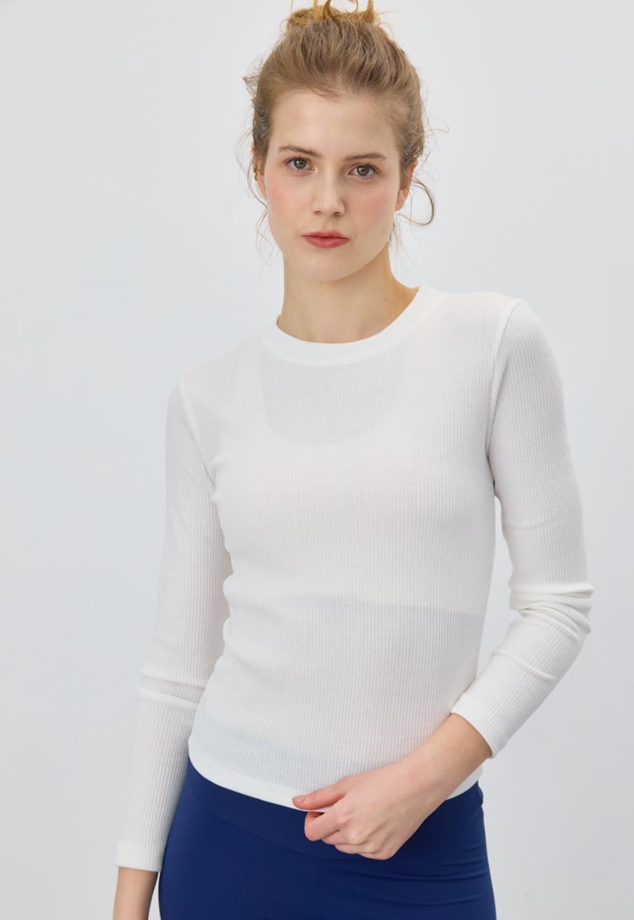 Kadın Beyaz Renk Basic Uzun Kollu T-shirt