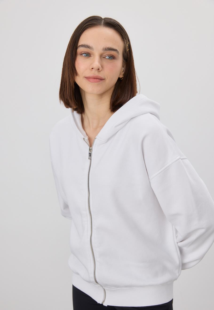 Kadın Beyaz Renk Fermuarlı Kapüşonlu Sweatshirt Hırka