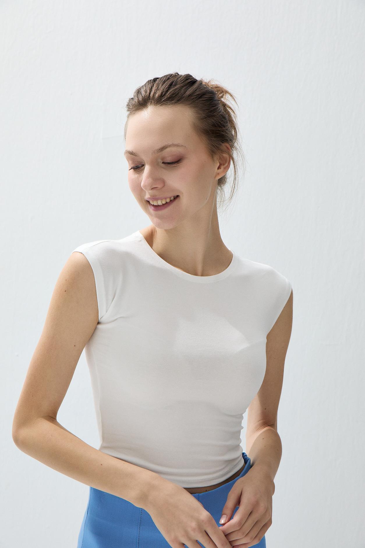 Kadın Beyaz Renk Kısa Kollu Basic T-shirt