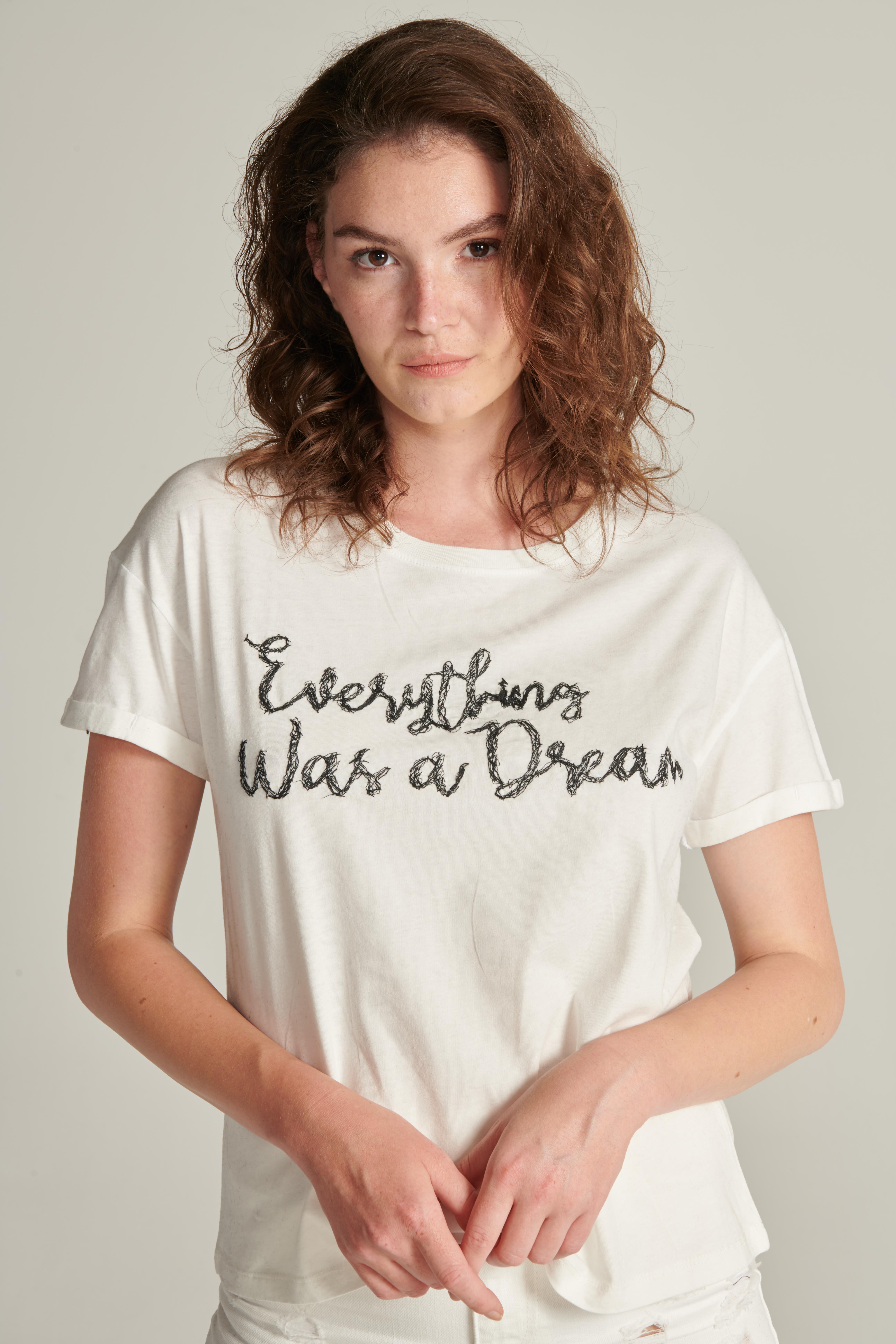 Kadın Beyaz Renk Nakış Detaylı Kısa Kollu T-shirt