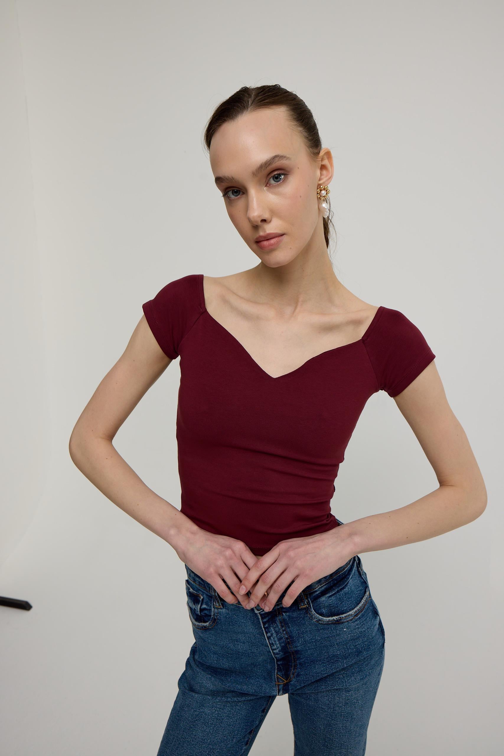 Kadın Bordo Kalp Yakalı Kısa Kollu T-shirt