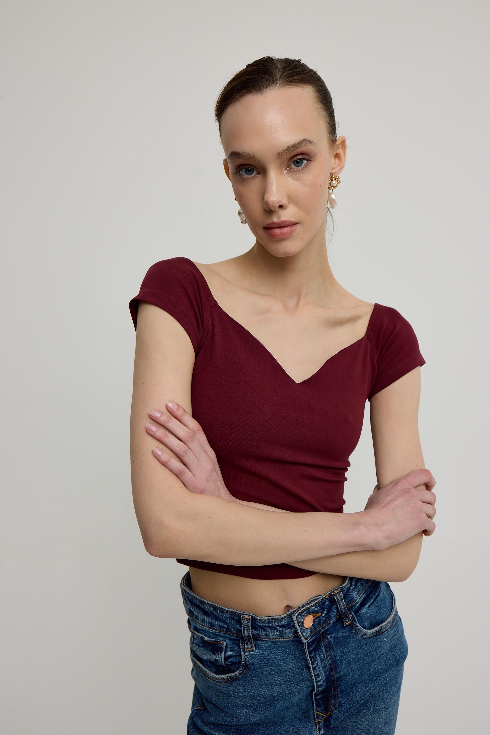 Kadın Bordo Kalp Yakalı Kısa Kollu T-shirt