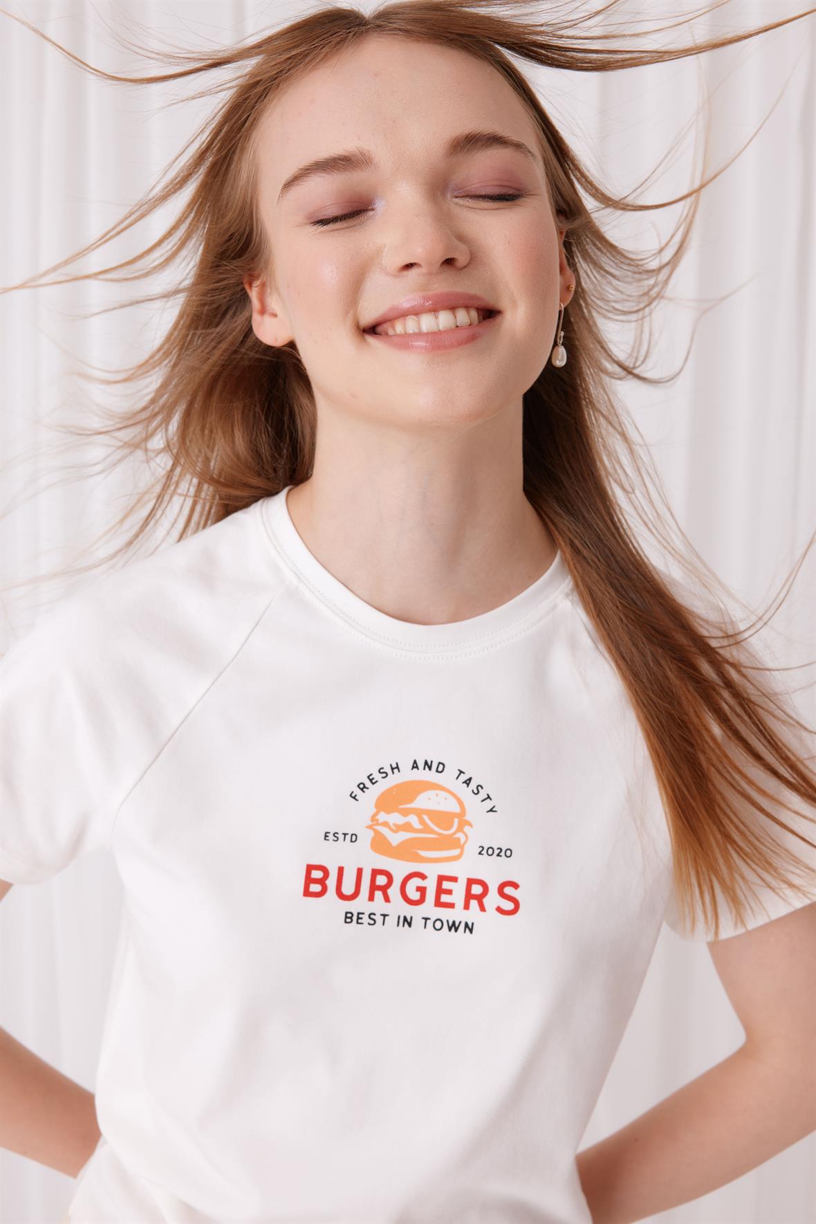 Kadın Burgers Baskılı Kısa Kollu T-Shirt