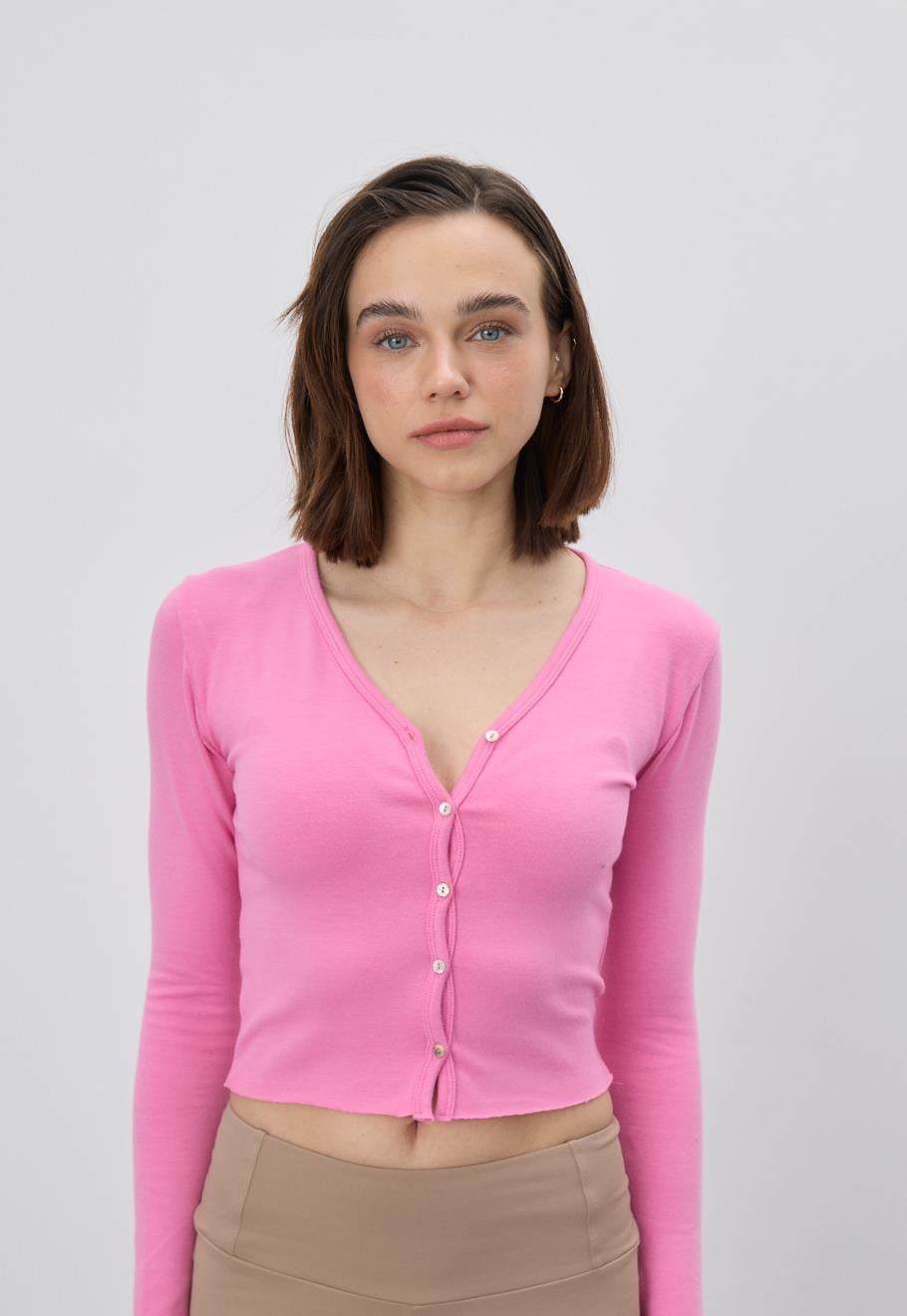 Kadın Düğmeli V Yaka Pembe Crop Hırka 
