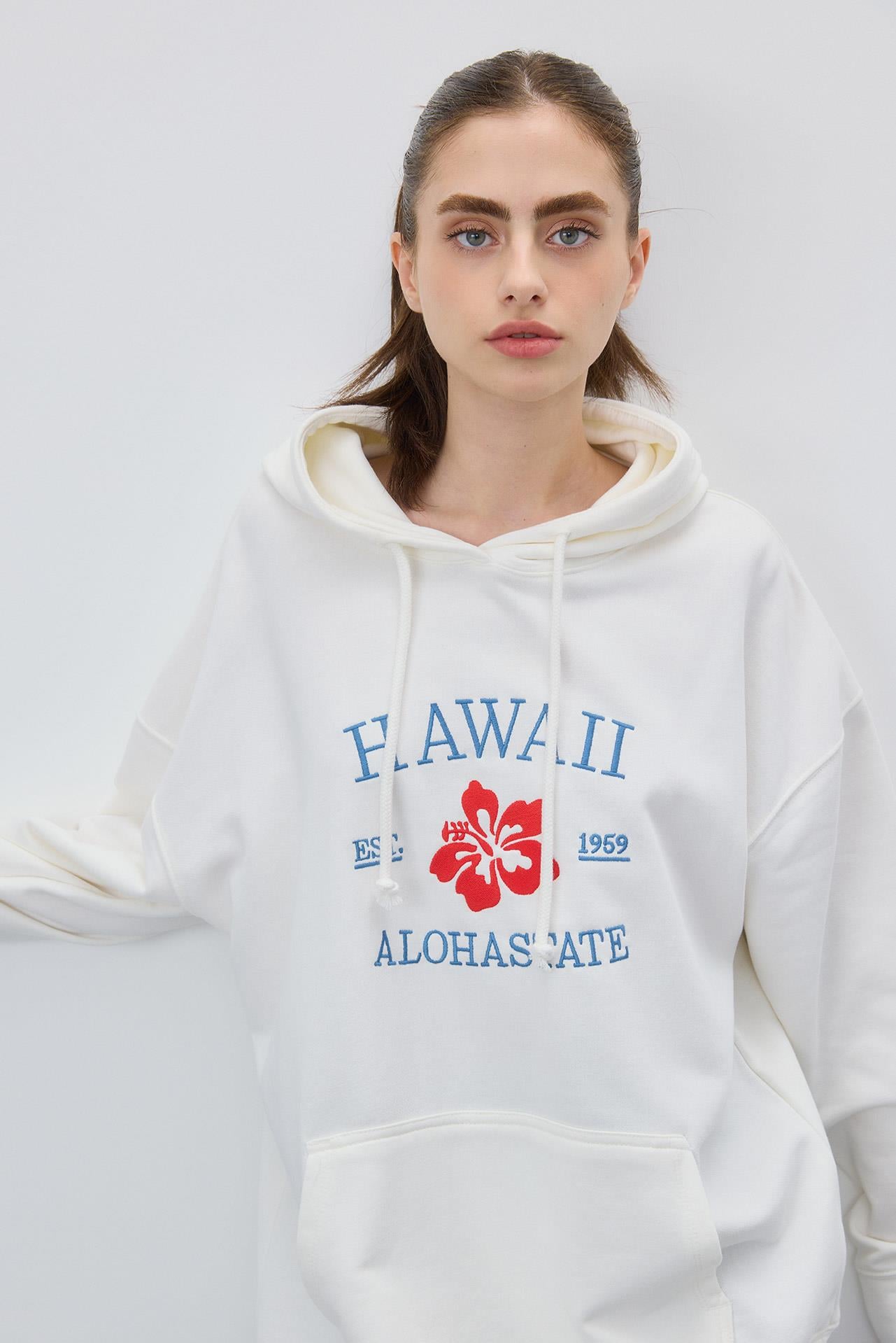 Kadın Ekru Renk Baskılı Kapüşonlu Oversize Sweatshirt