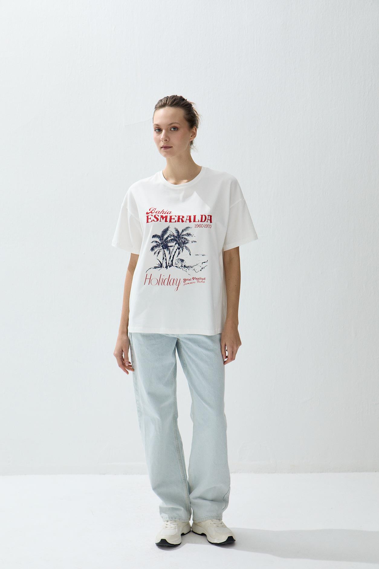 Kadın Ekru Renk Baskılı Oversize T-shirt