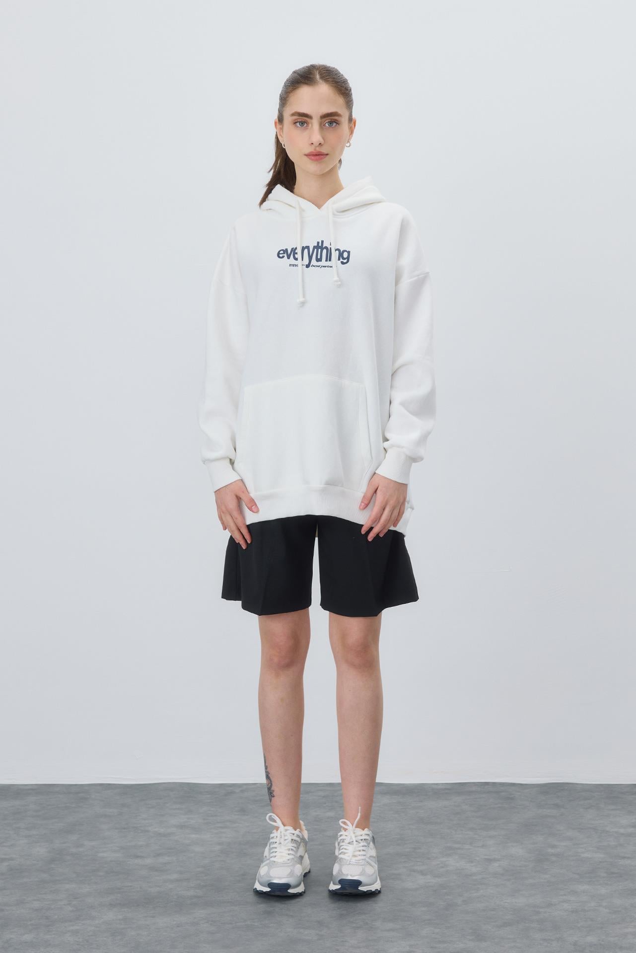 Kadın Ekru Renk Baskılı Sweatshirt