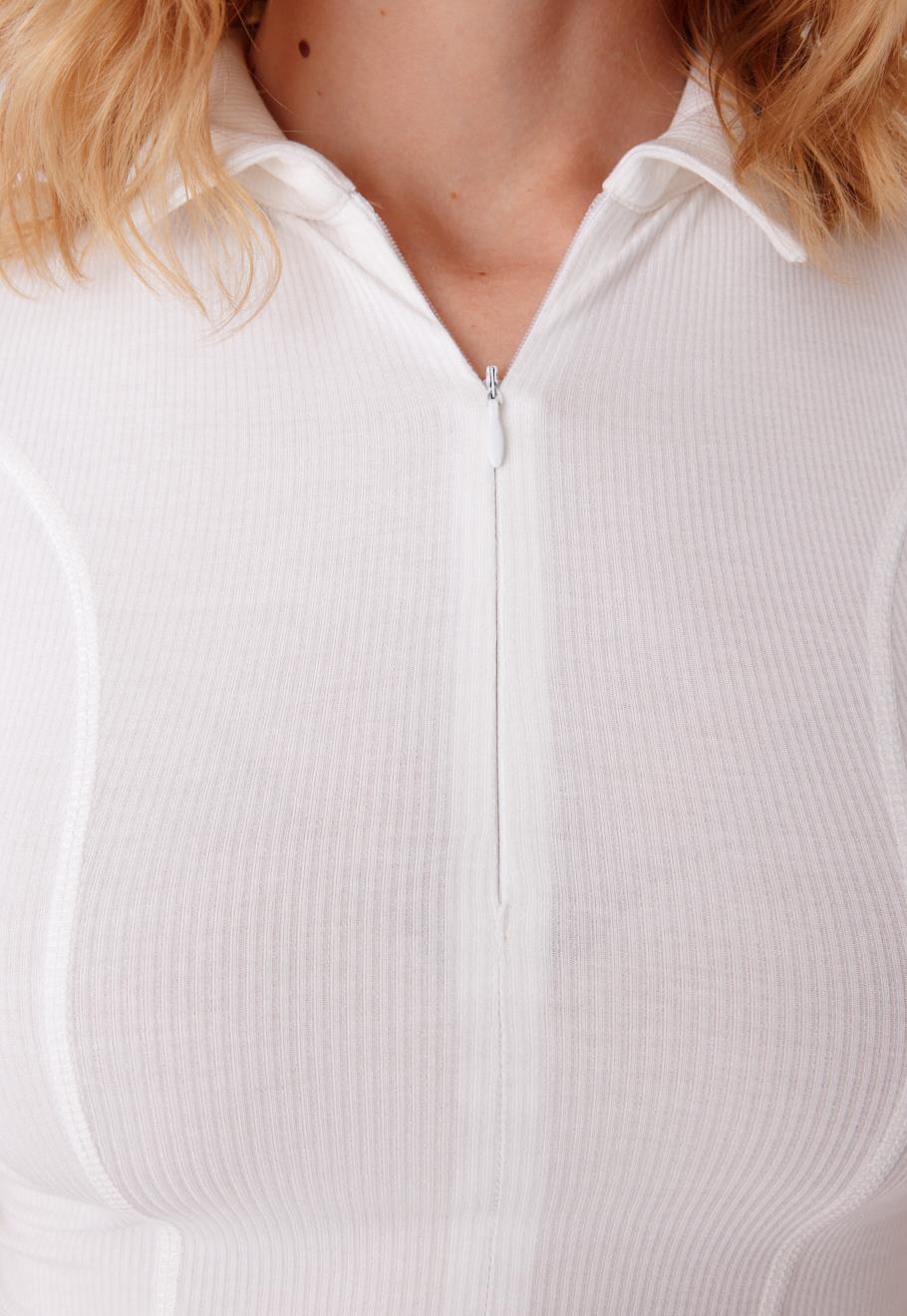 Kadın Ekru Renk Polo Yaka Yarım Fermuarlı Crop T-Shirt