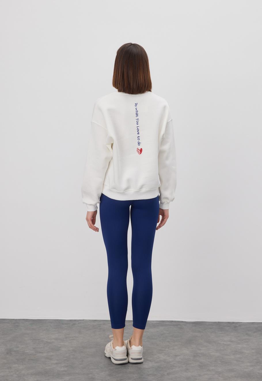 Kadın Ekru Renk Sırtı Baskılı Oversize Sweatshirt