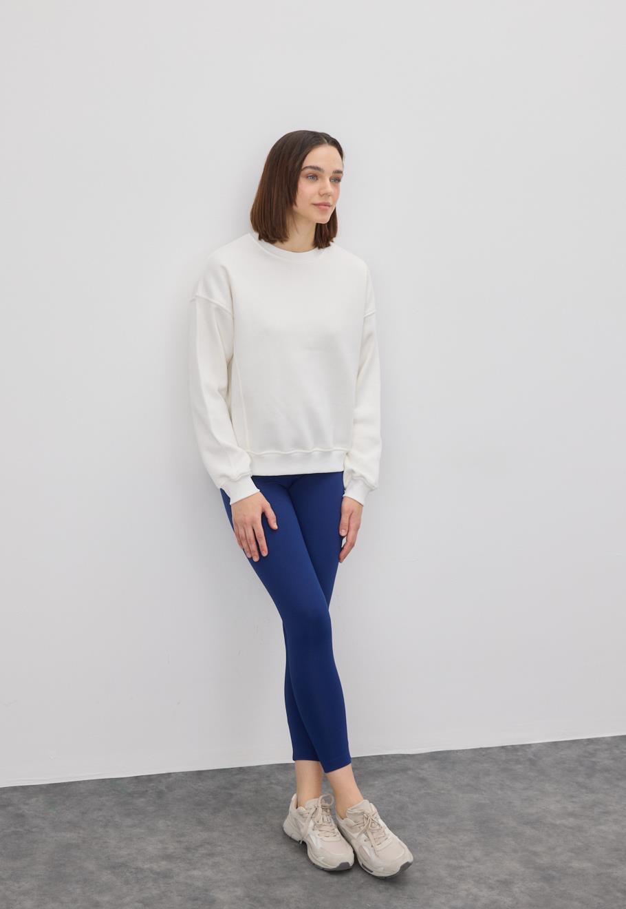 Kadın Ekru Renk Sırtı Baskılı Oversize Sweatshirt