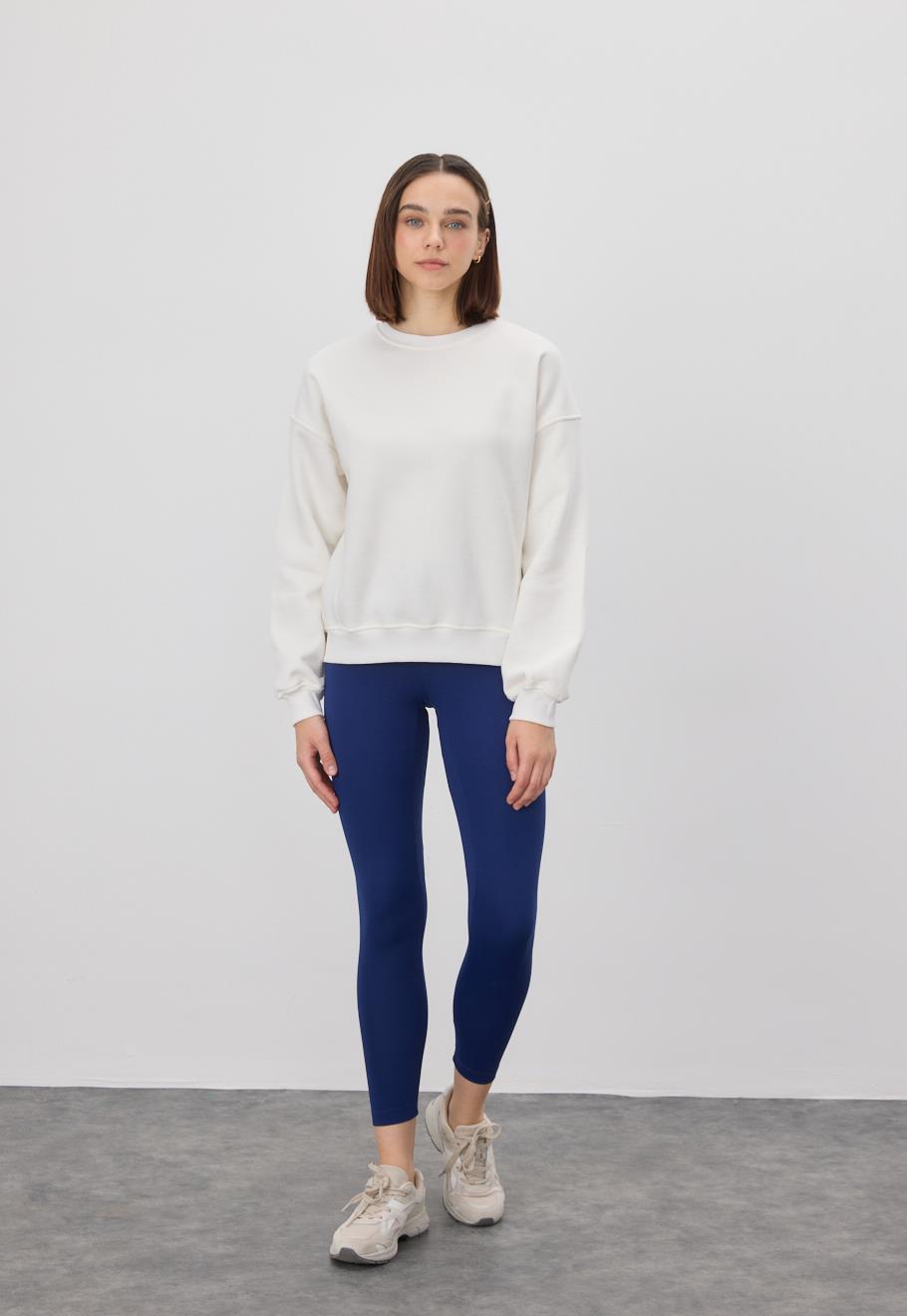 Kadın Ekru Renk Sırtı Baskılı Oversize Sweatshirt