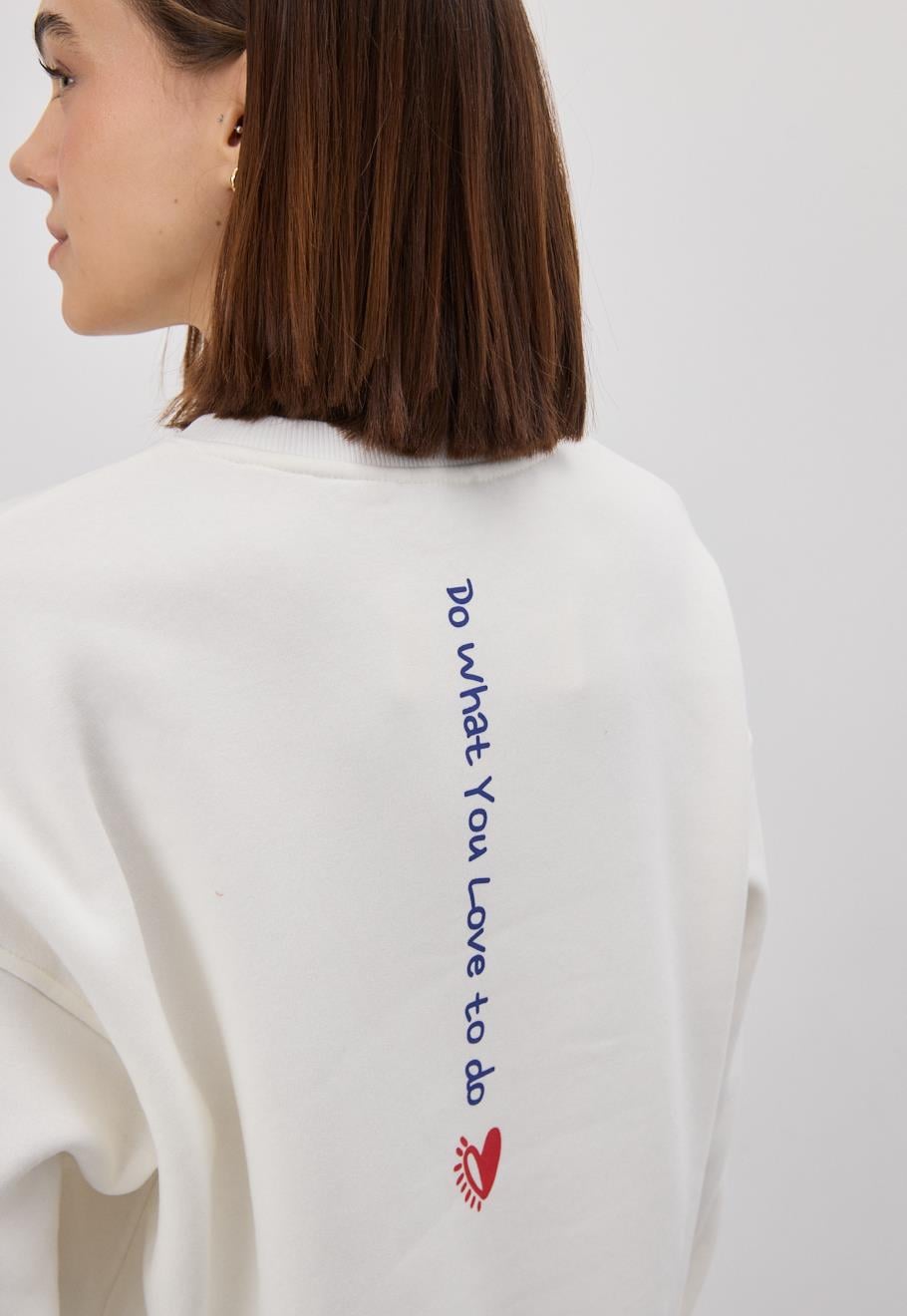 Kadın Ekru Renk Sırtı Baskılı Oversize Sweatshirt