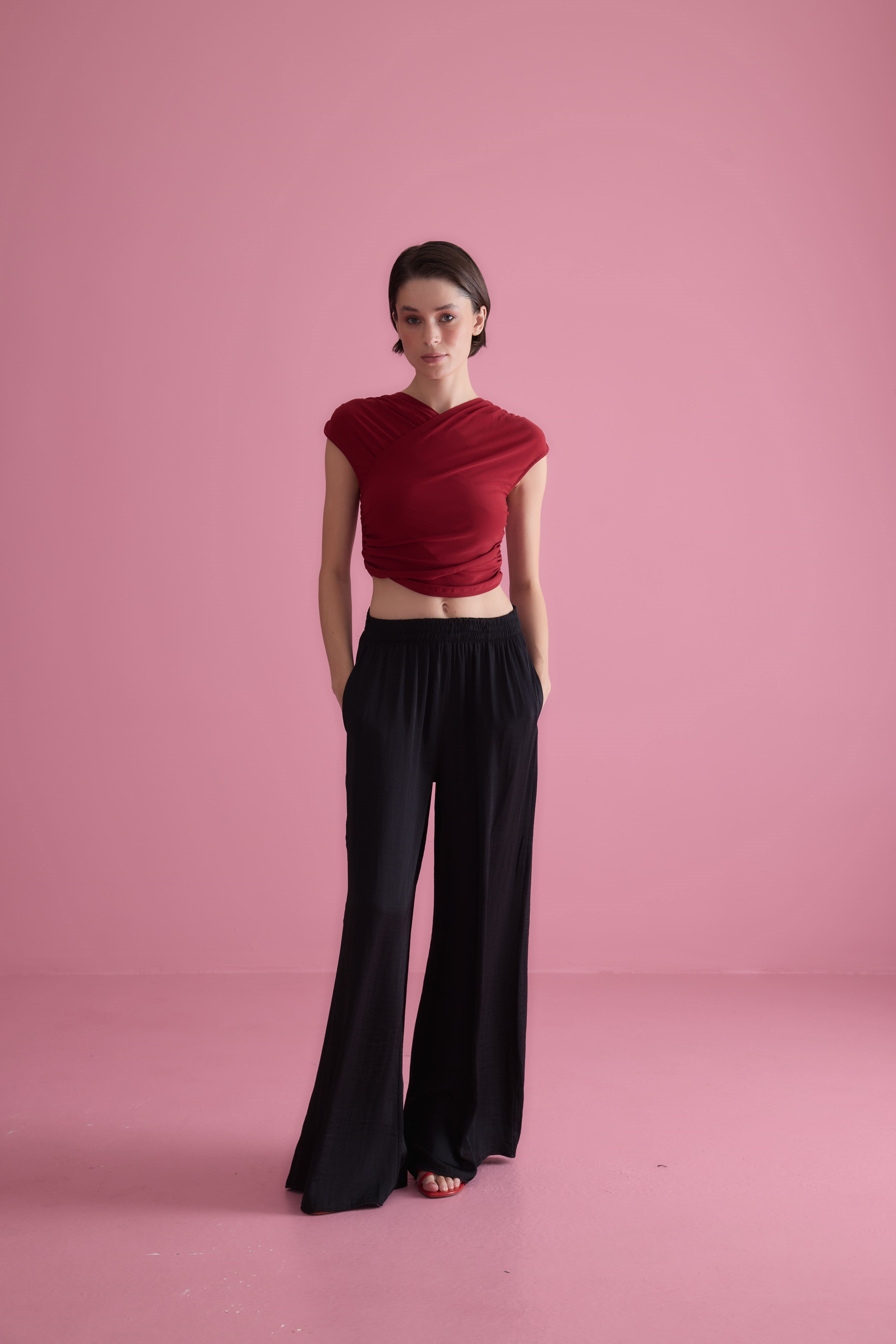 Kadın Kırmızı Renk Sıfır Kol Bağlamalı Bluz