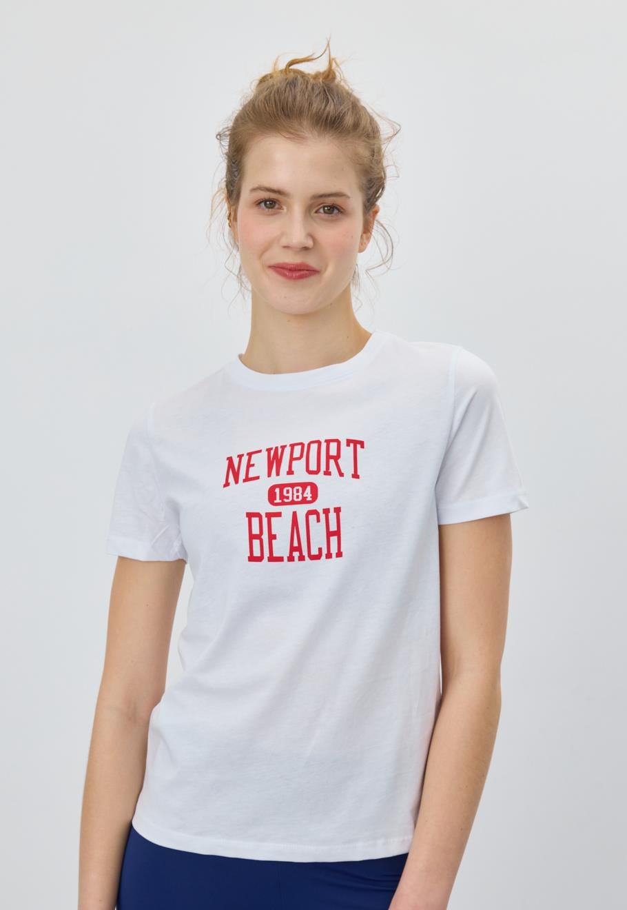 Kadın Kısa Kollu Newport Baskılı Kirli Beyaz T-shirt