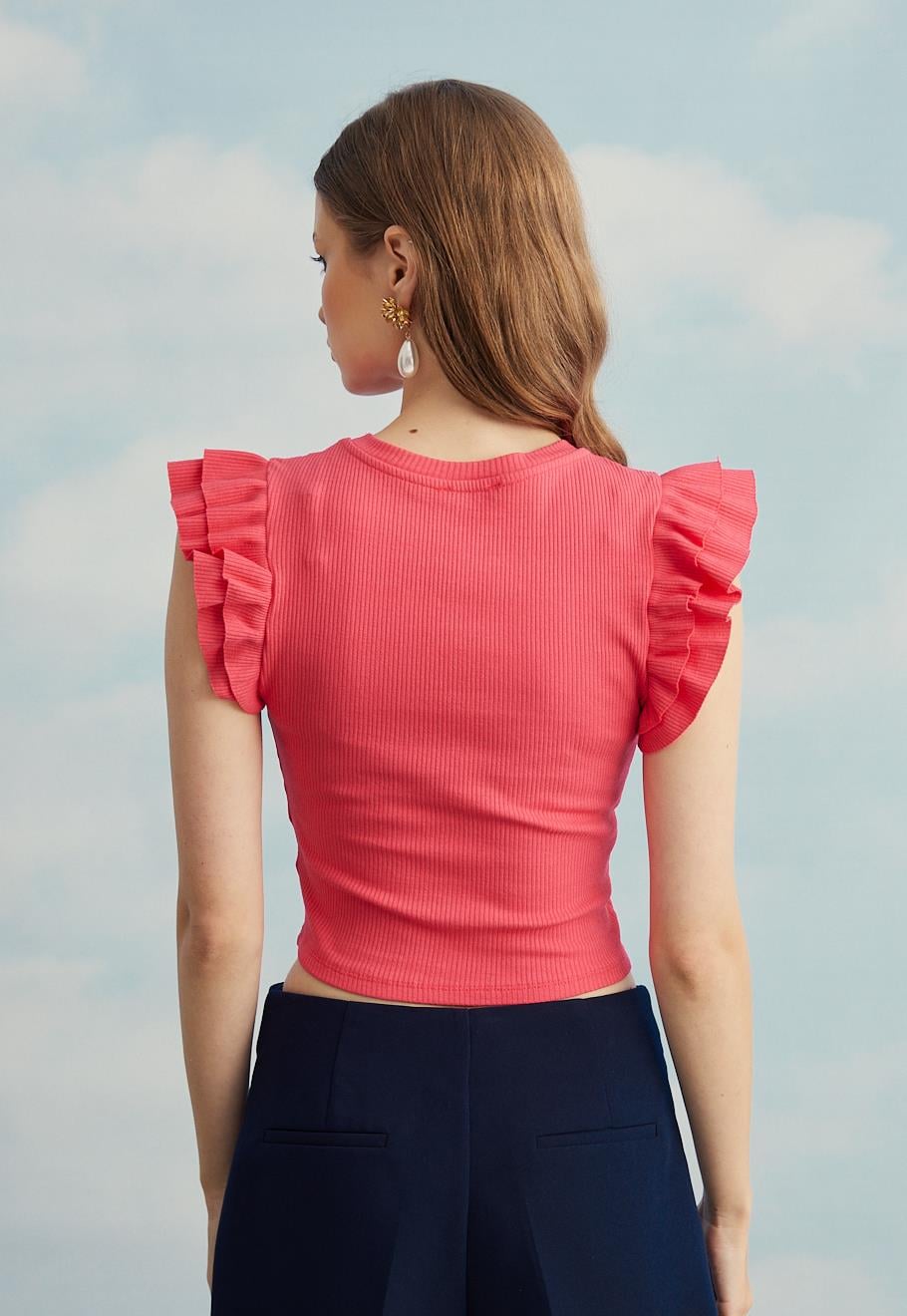 Kadın Kolları Fırfırlı Fuşya Sıfır Kol Crop T-Shirt