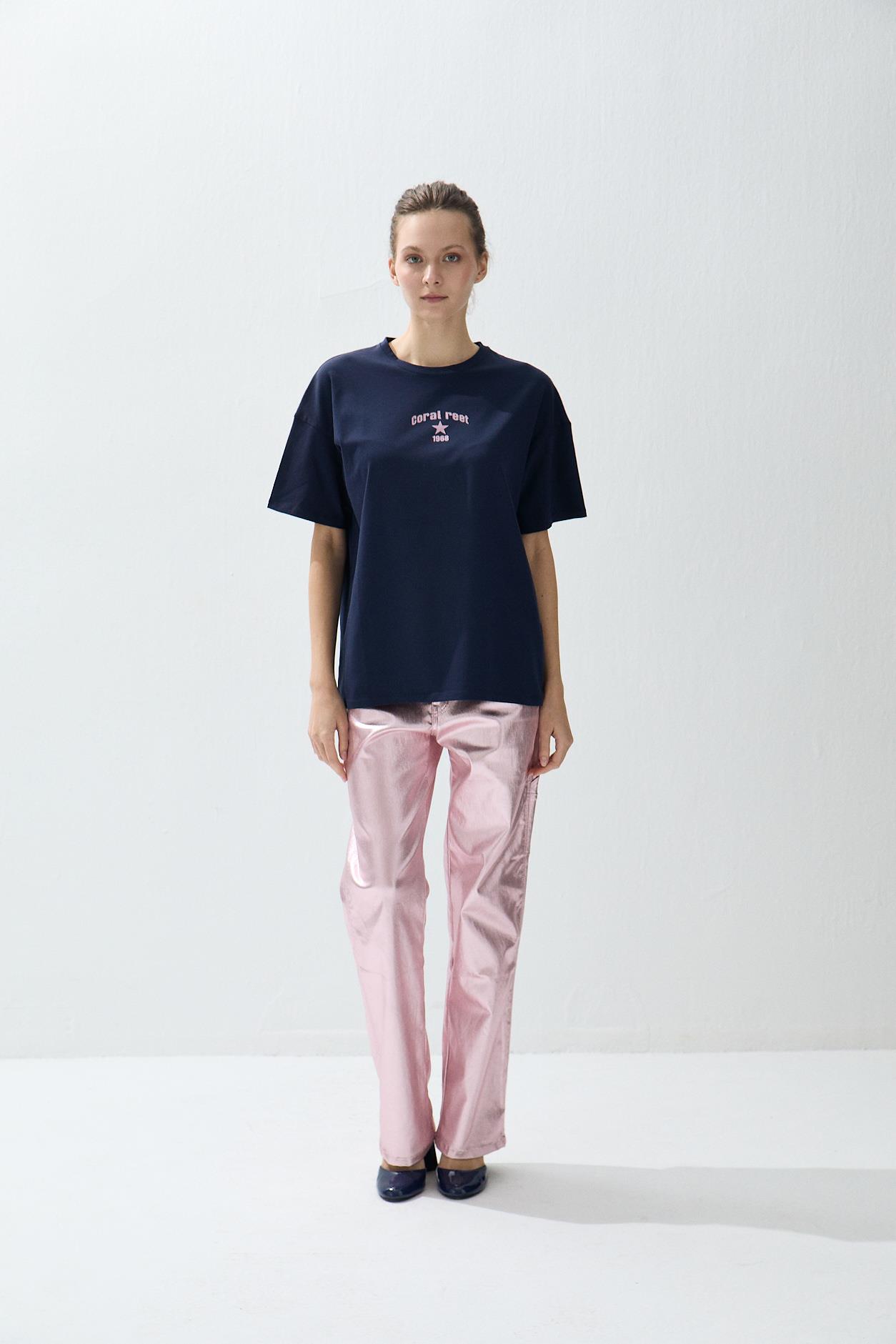 Kadın Lacivert Renk Pembe Sim Baskılı Oversize T-shirt