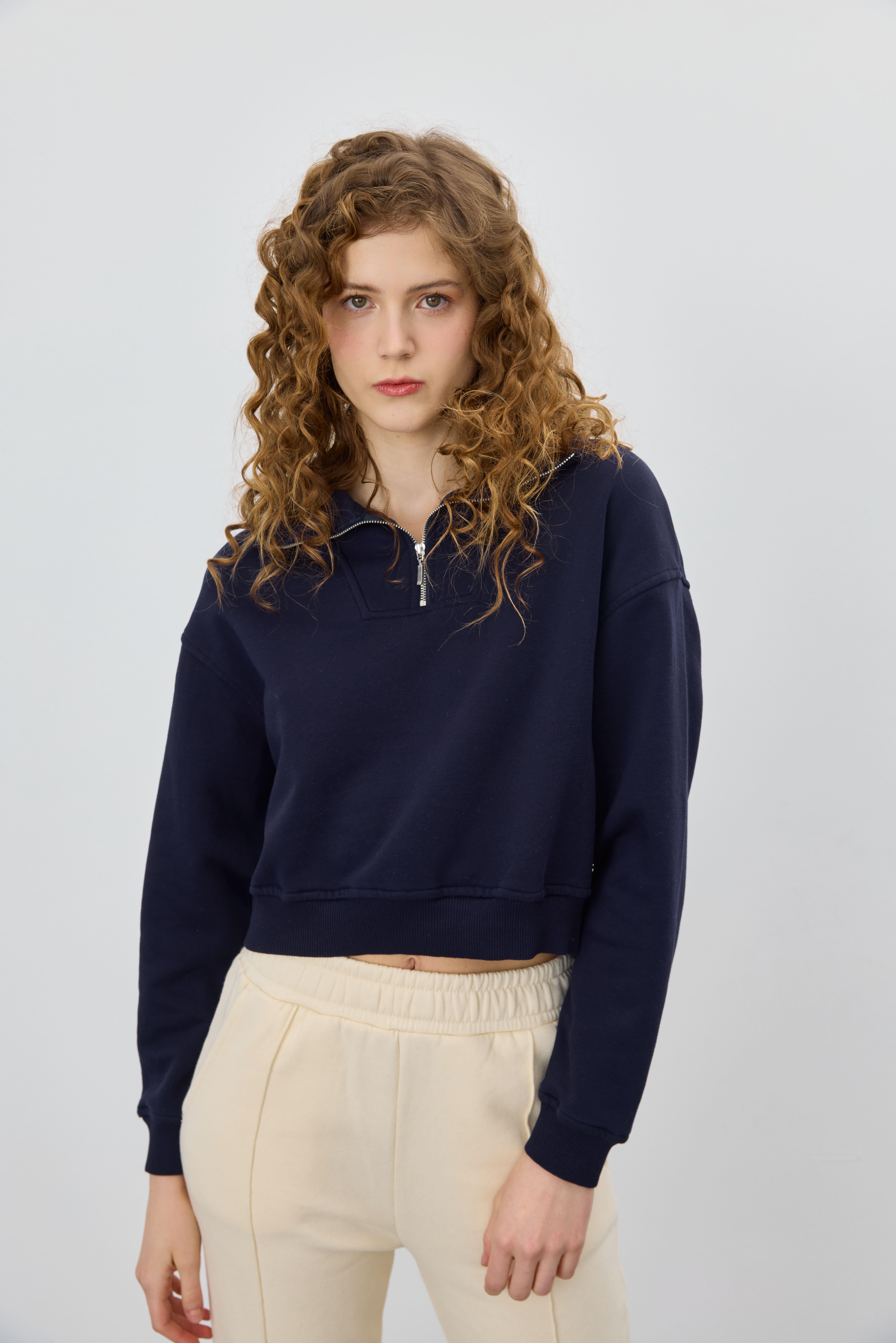 Kadın Lacivert Renk Yarım Fermuarlı Sweatshirt