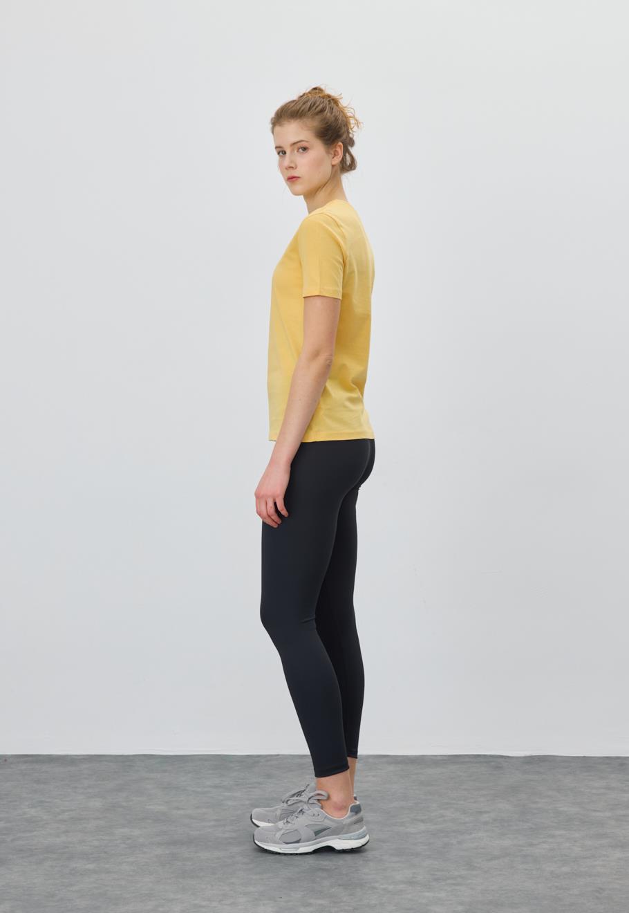 Kadın Muz Renk Basic T-Shirt
