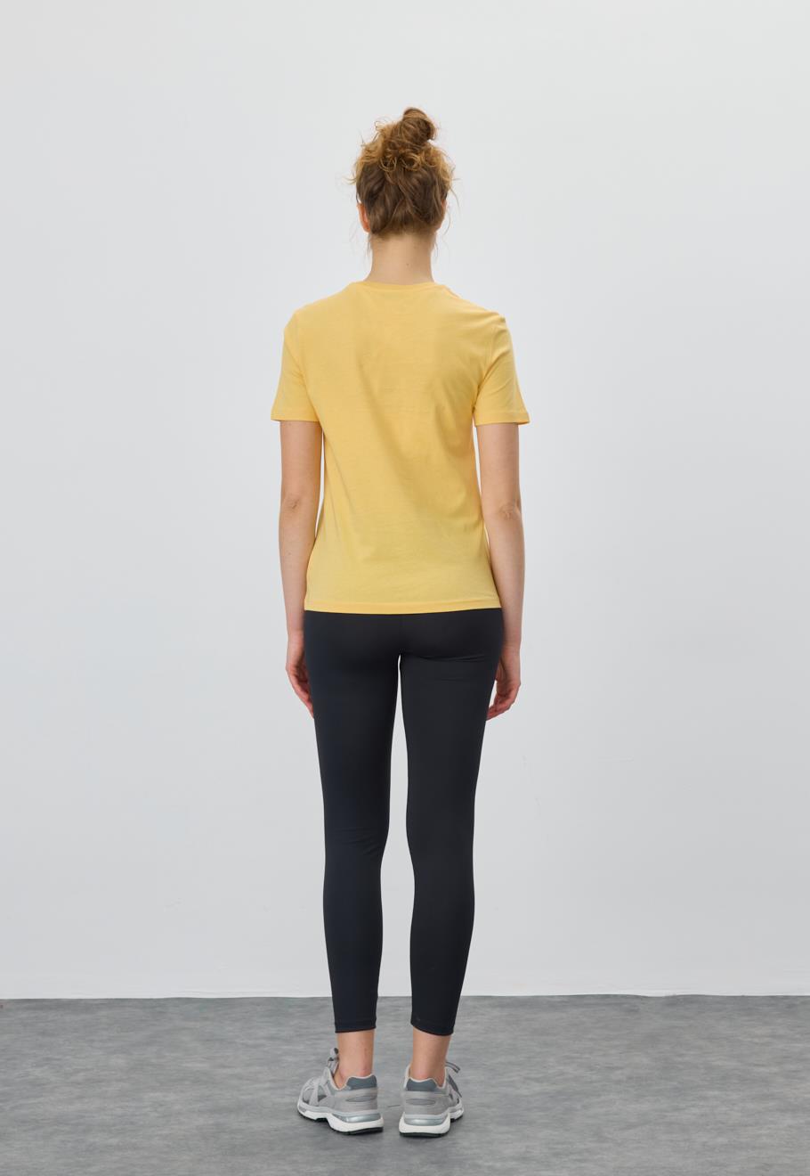 Kadın Muz Renk Basic T-Shirt