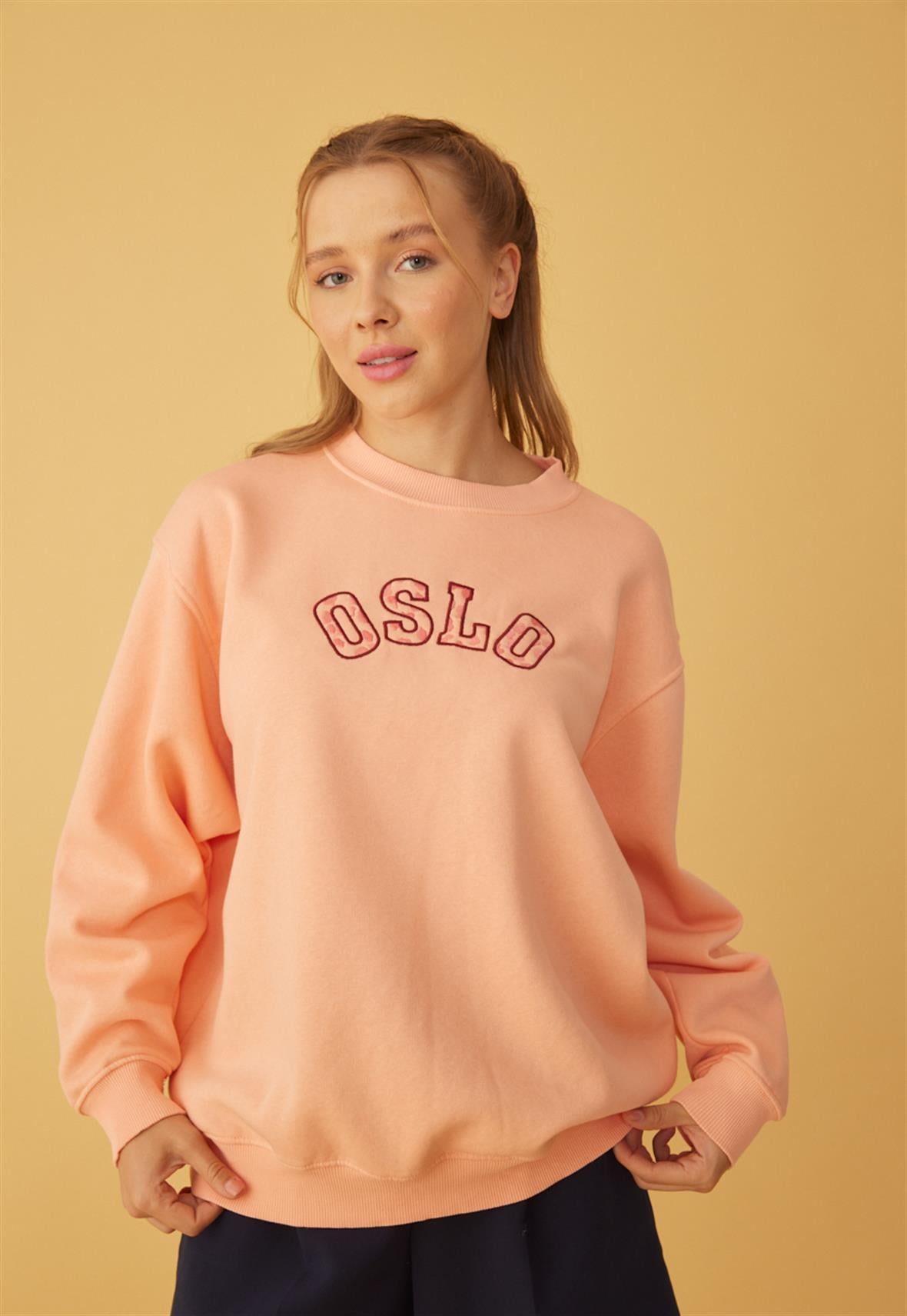 Kadın Somon Renk Oslo Baskılı Oversize Sweatshirt